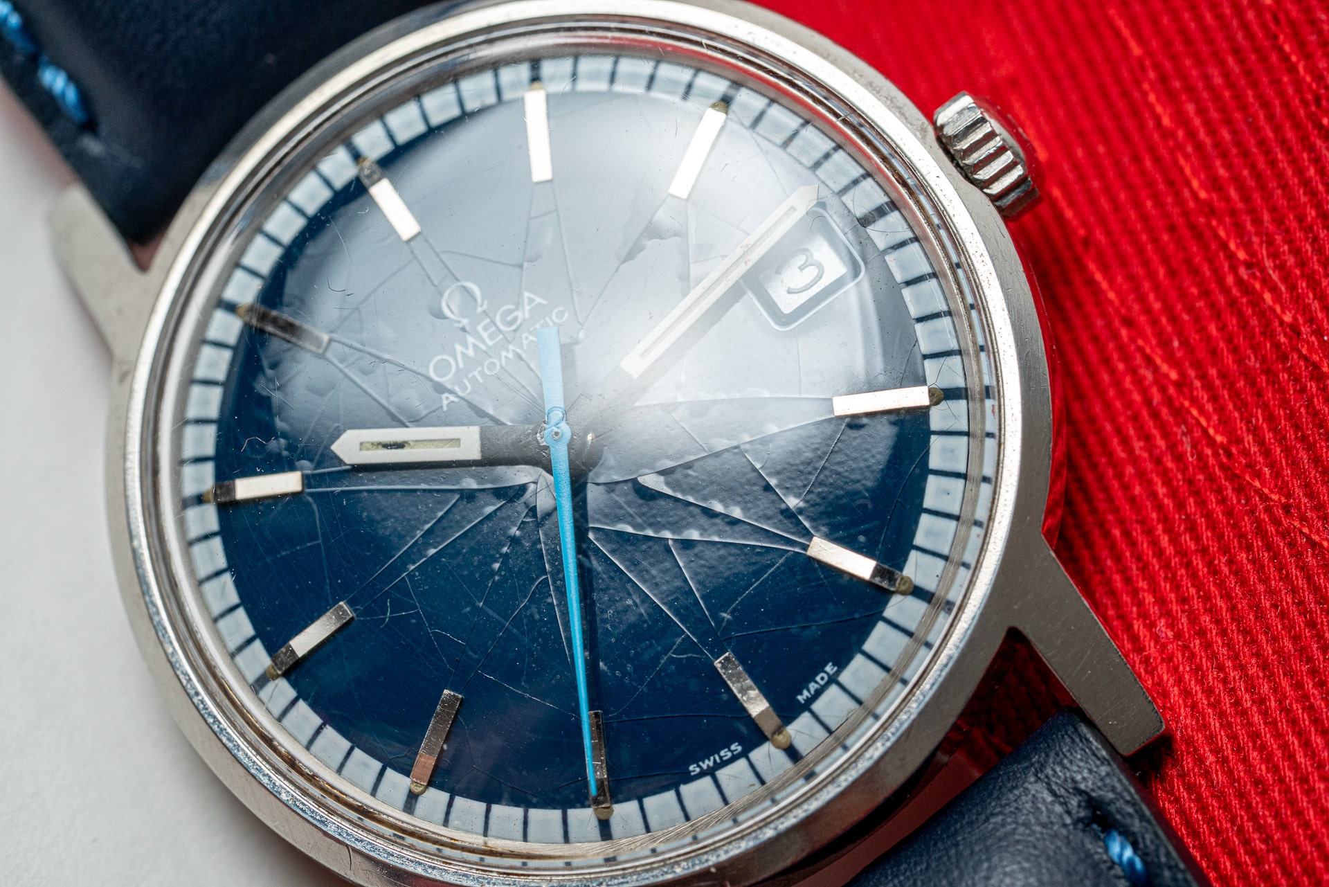 vintage omega 166.070 blue spider dial geneve watch
