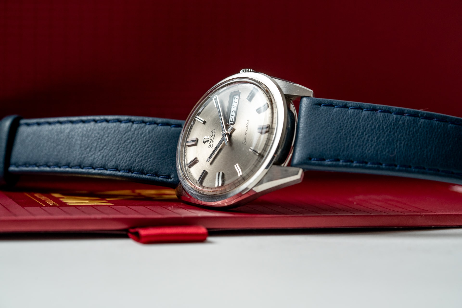 Omega Seamaster 166.032 grey/silver dial 1967 watch