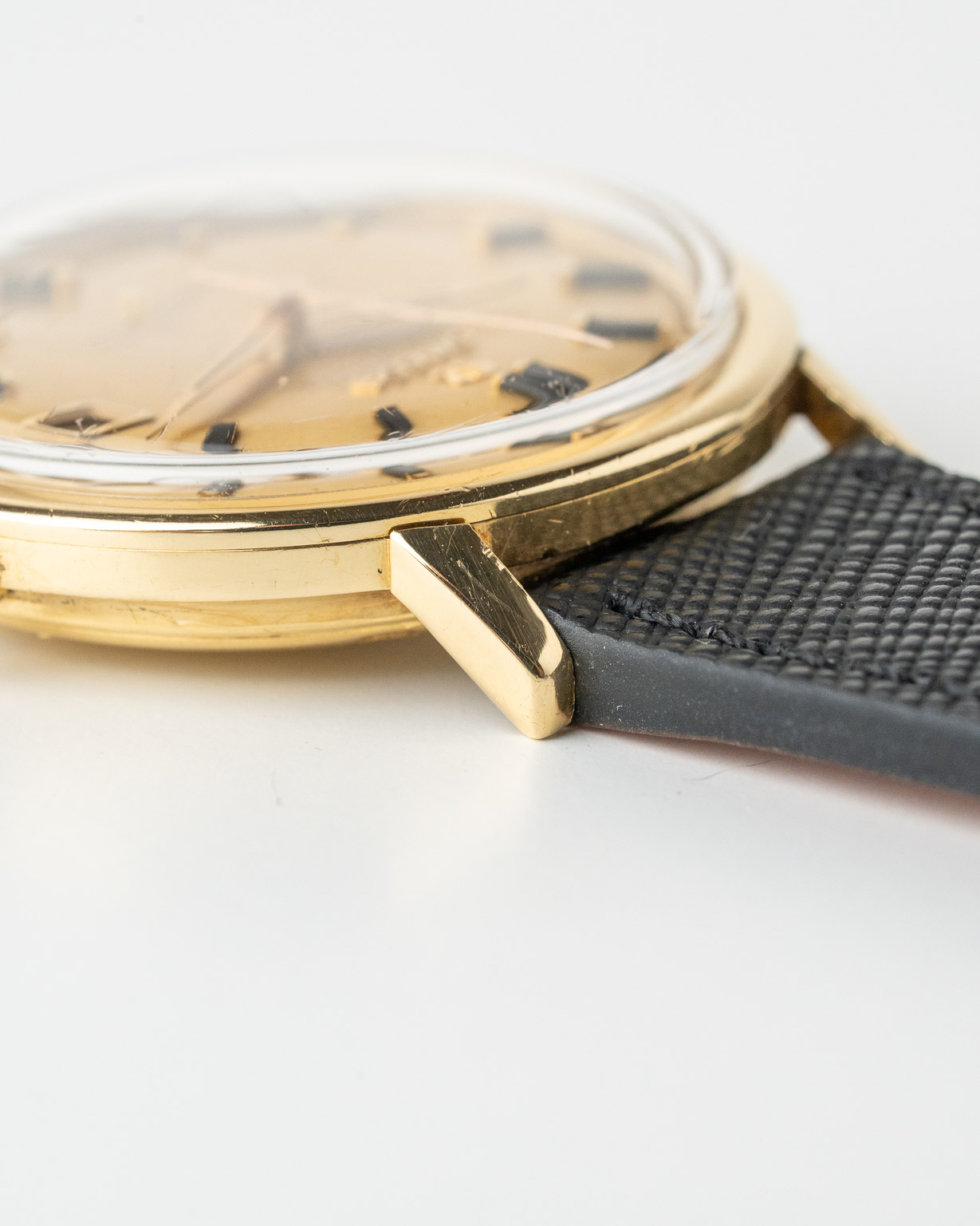 Vintage Omega Constellation 18k Onyx Date 168.004/14 from 1966 lug