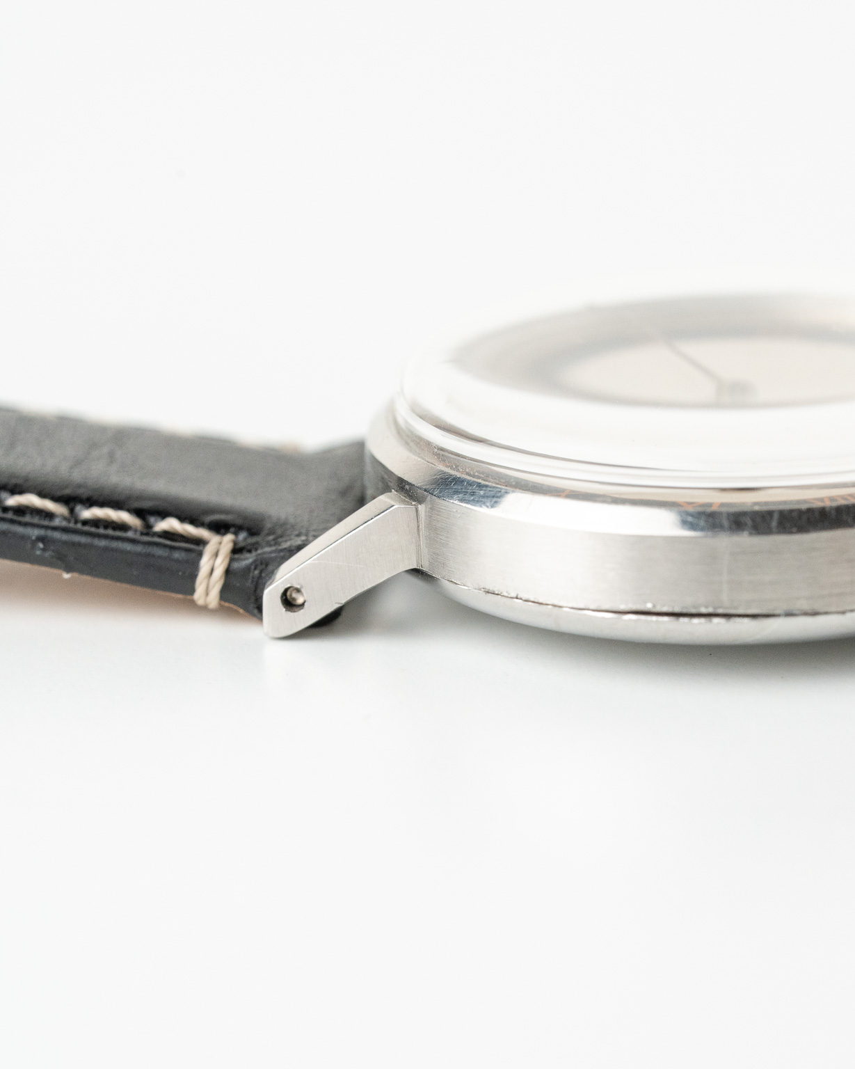 Vintage Omega Bullseye 30T2 from 1942 case side