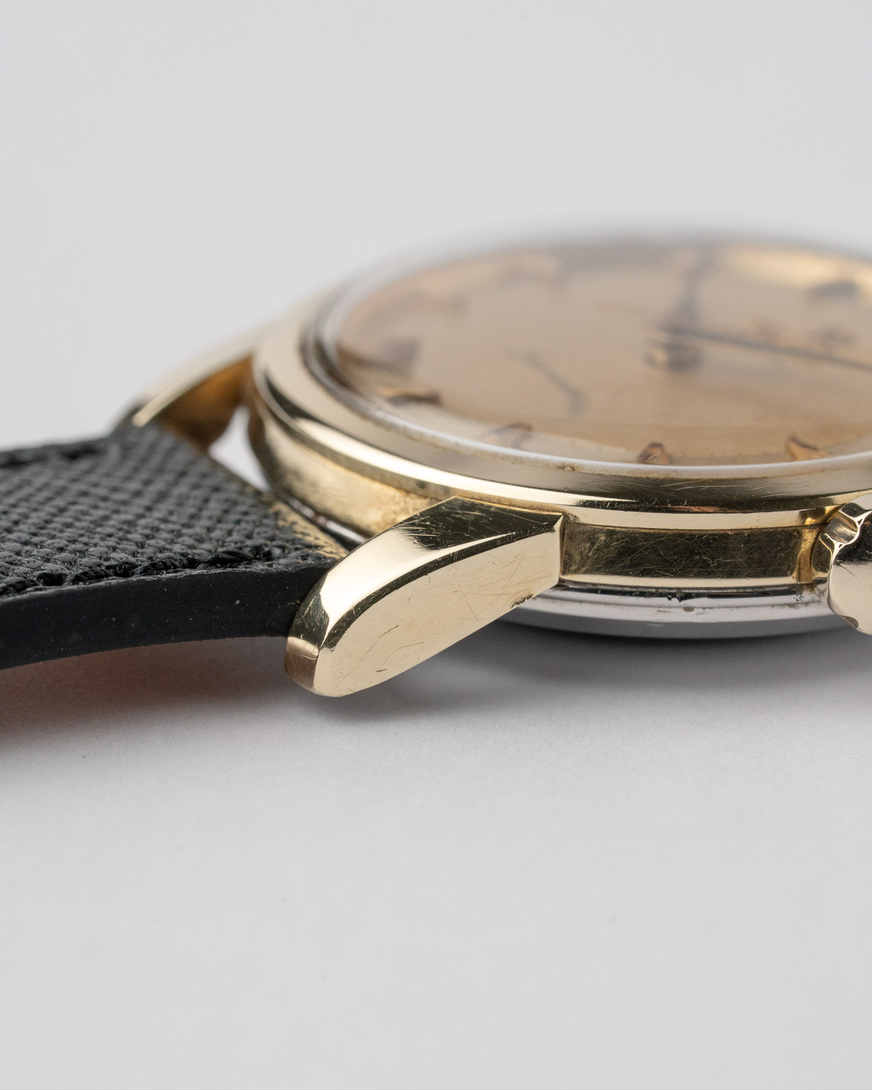 Vintage Omega Seamaster with beefy lugs gold capped 2846-10SC from 1966 watch lugs