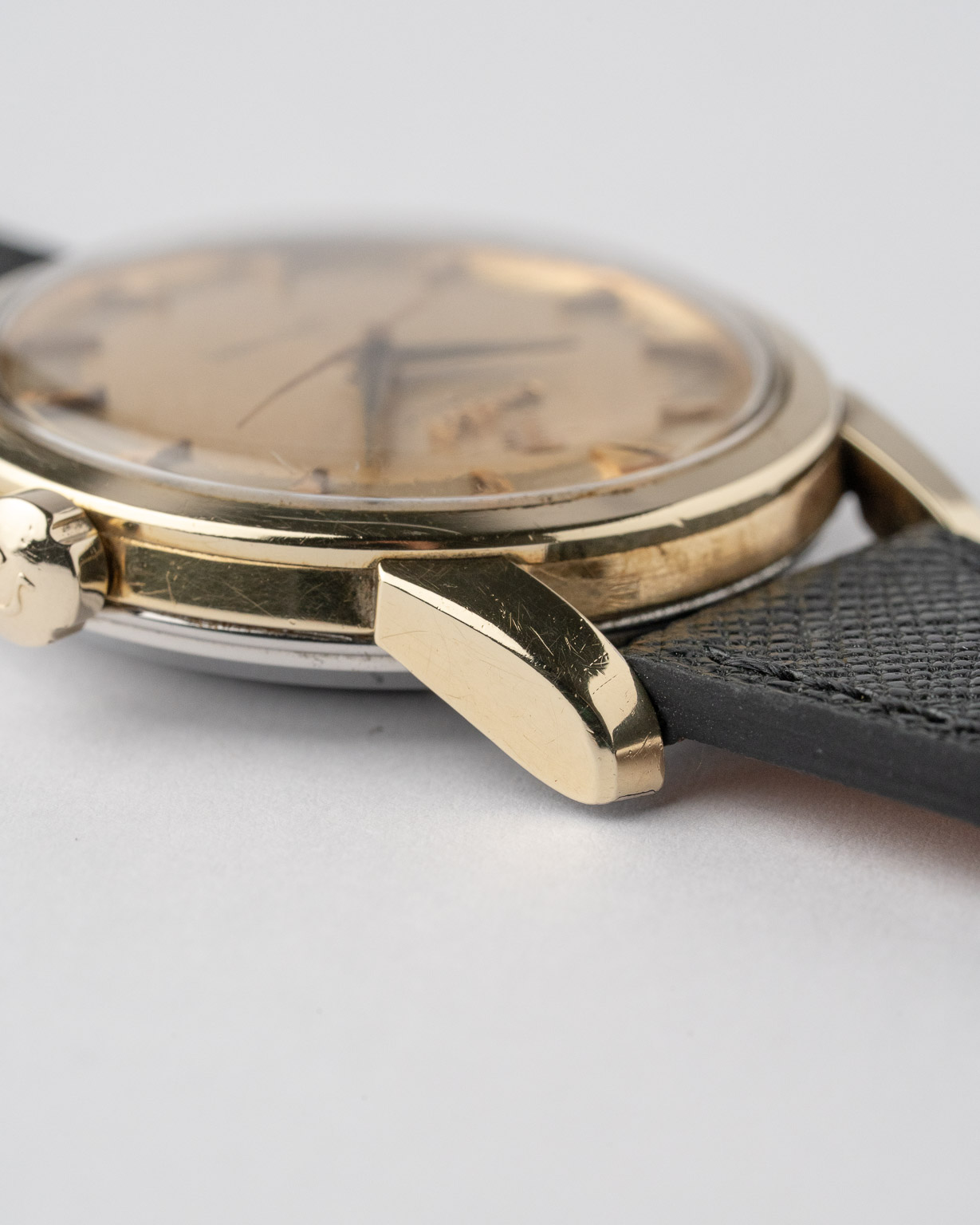 Vintage Omega Seamaster with beefy lugs gold capped 2846-10SC from 1966 watch lug