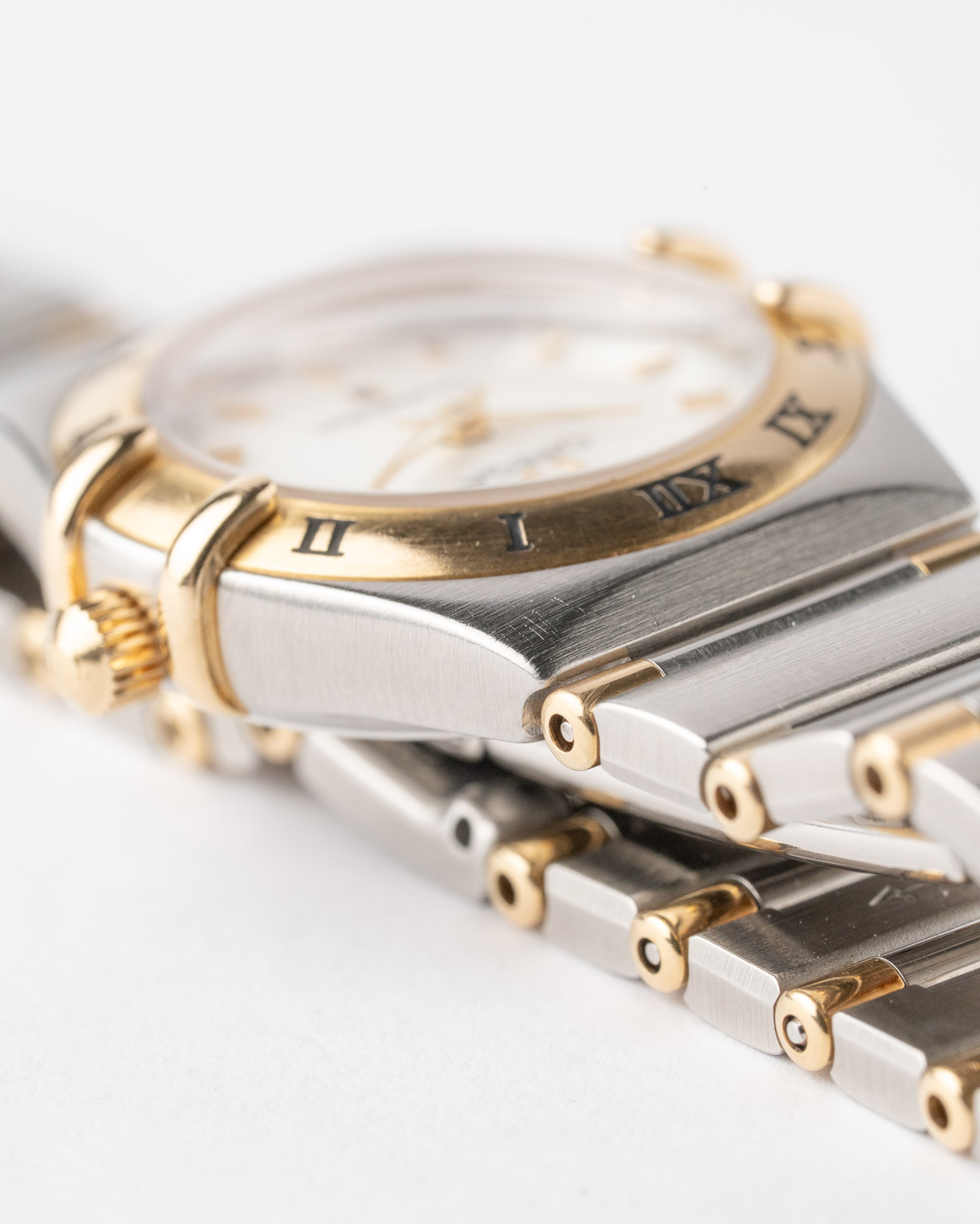 Vintage Omega Constellation Manhattan Quarz für Damen 796.1203 von 1998 Auge