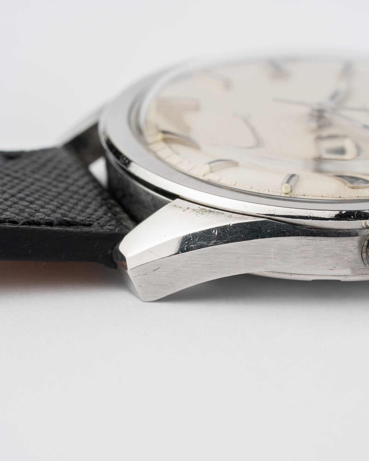 Vintage Omega Seamaster day date with white sparkle dial 168.023 from 1969 watch lug