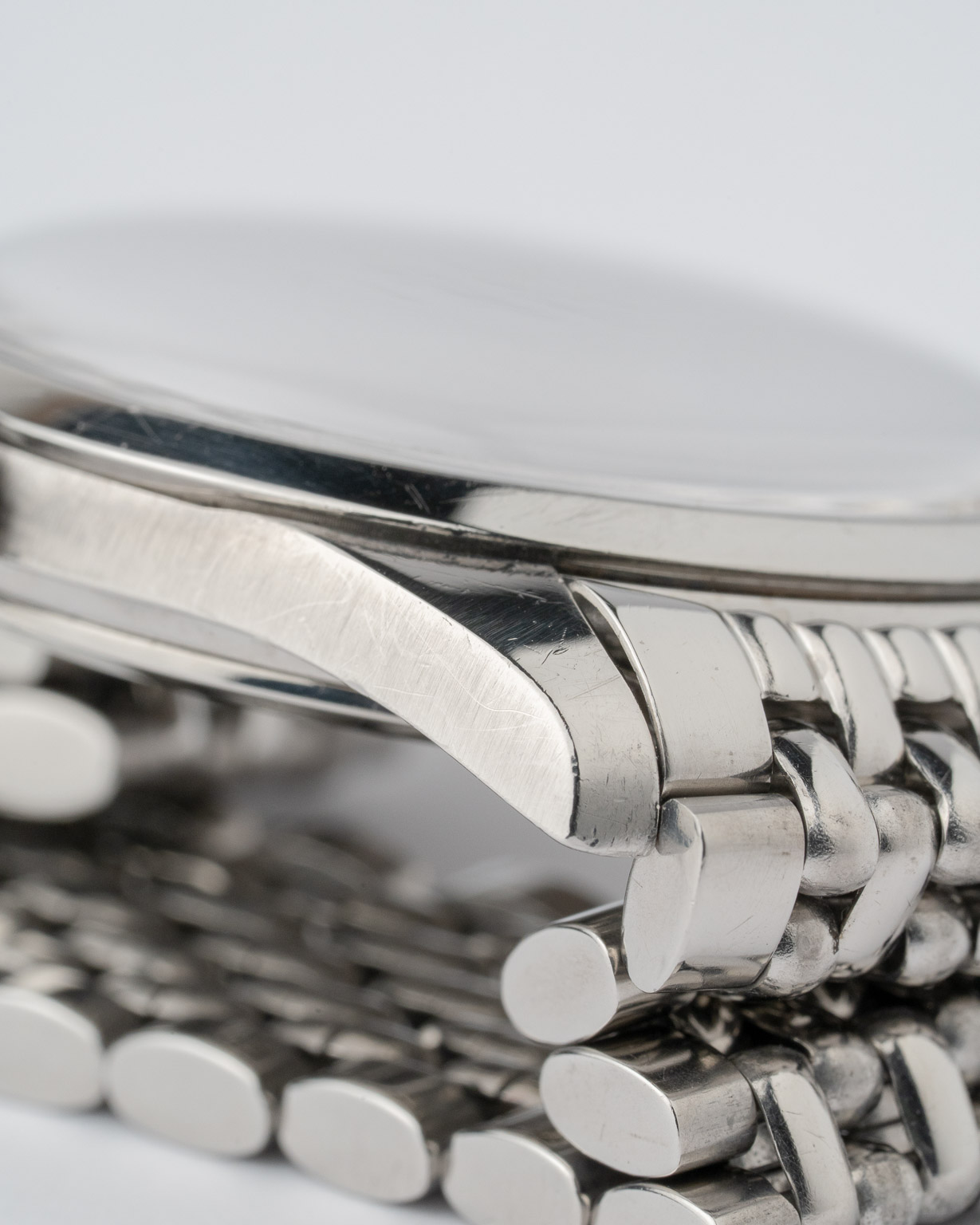 Vintage Omega Seamaster Chronometer date 166.010/168.024 from 1968 watch lug and bracelet