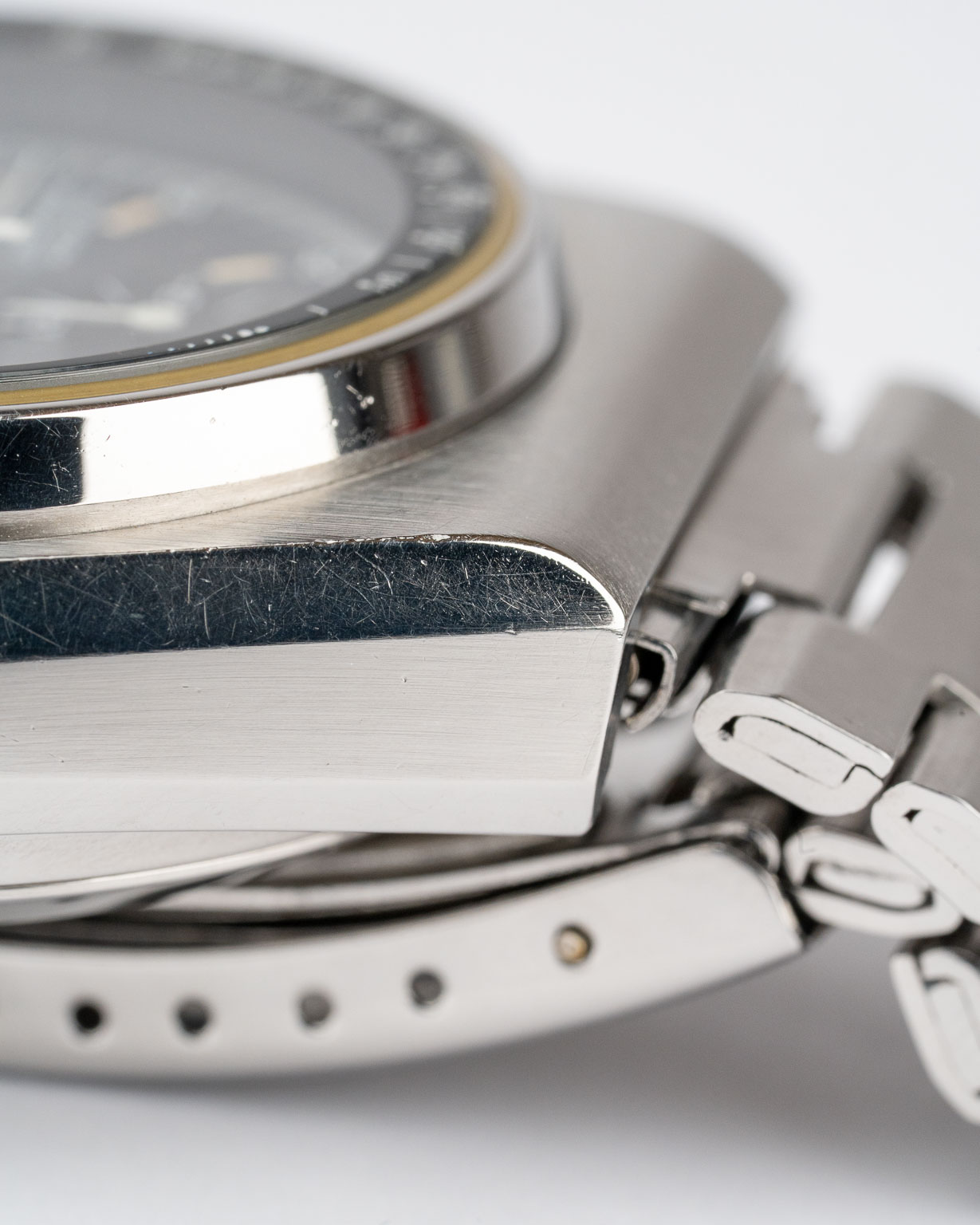 Vintage Omega Speedmaster Automatic Mark IV with black dial 176.0015 from 1975 watch lugs