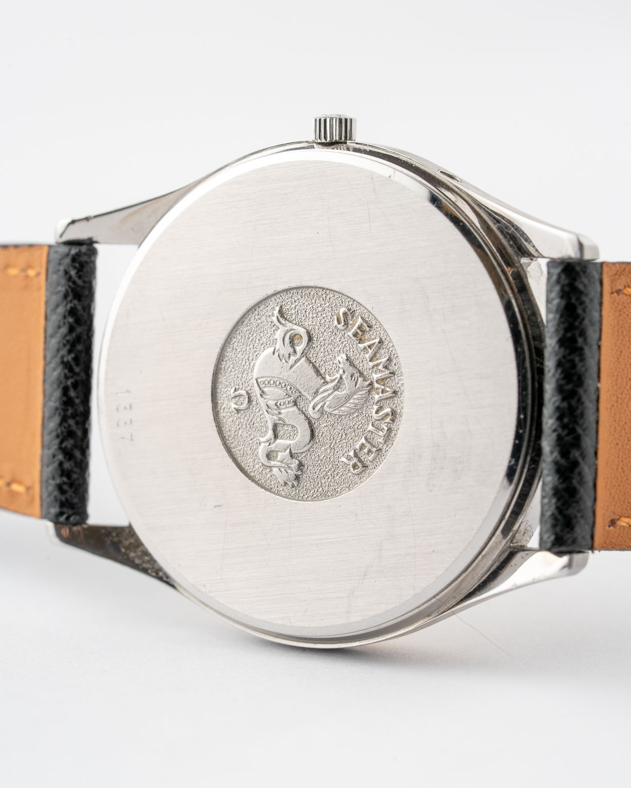 Vintage Omega Seamaster Quartz gold plated two-tone case with two-tone dial 196.0216 from 1983 watch caseback