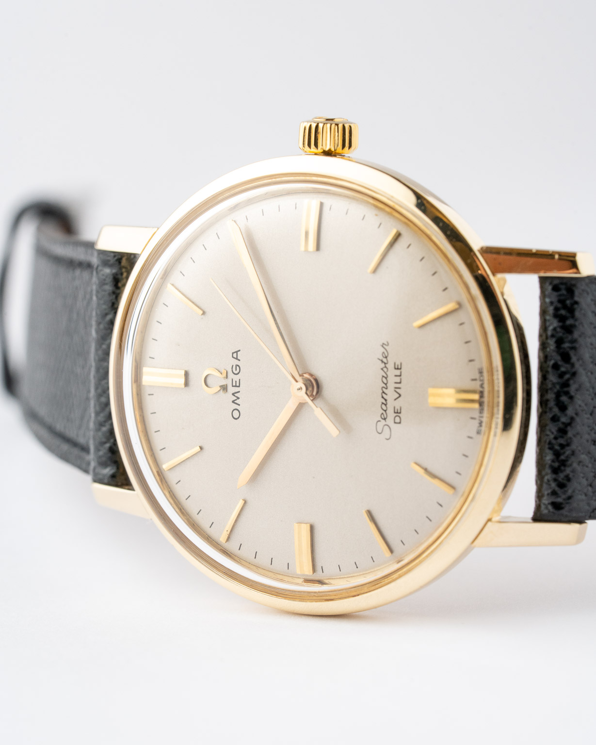 vintage omega seamaster de ville 135.020 white dial 14k case watch dial