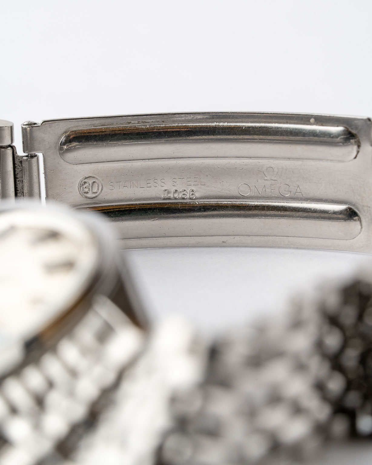 Vintage Omega Seamaster Chronometer date 166.010/168.024 from 1969 watch clasp