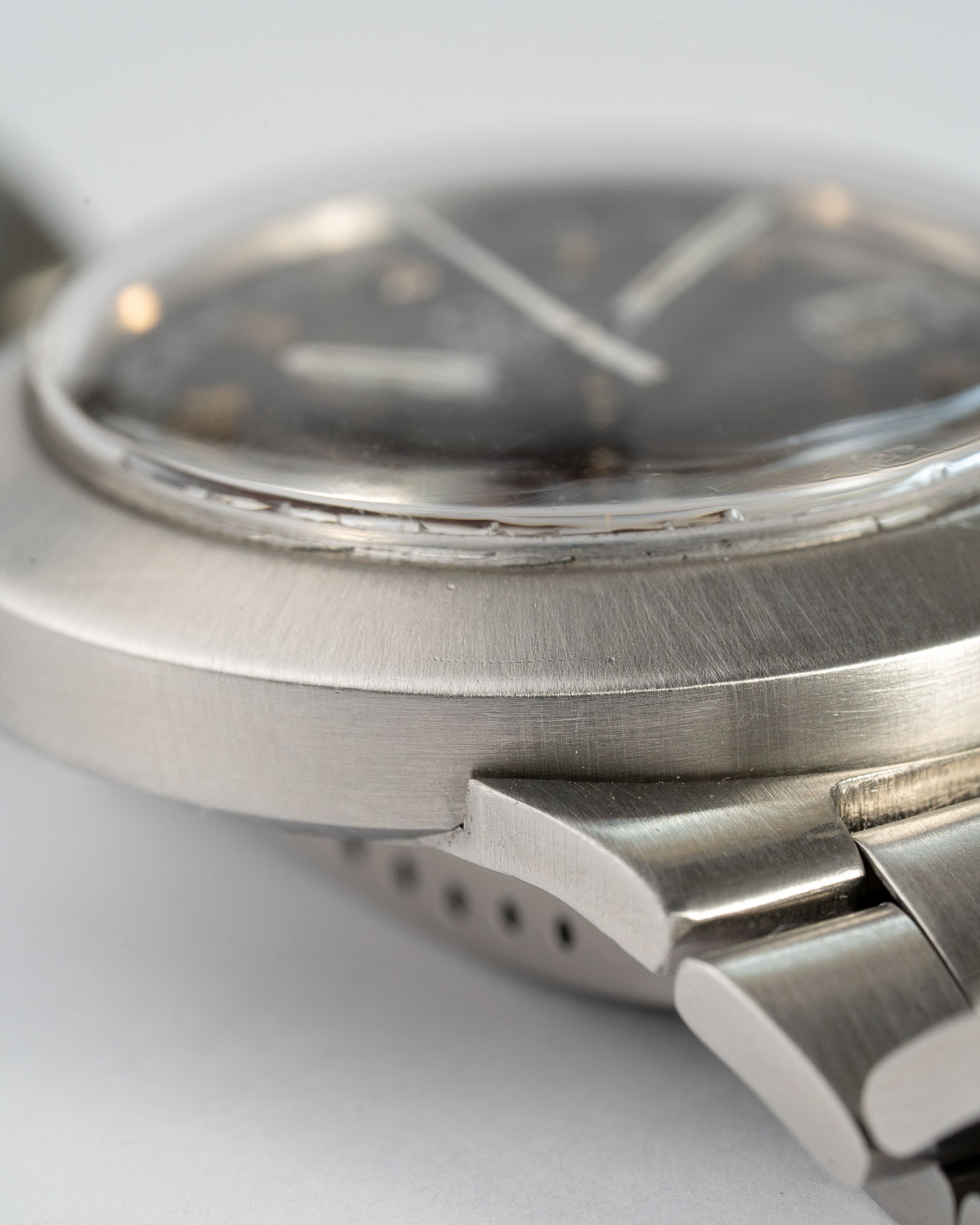 Vintage Omega Genéve Racing Jumbo Chronostop 146.012 from 1970s case lug