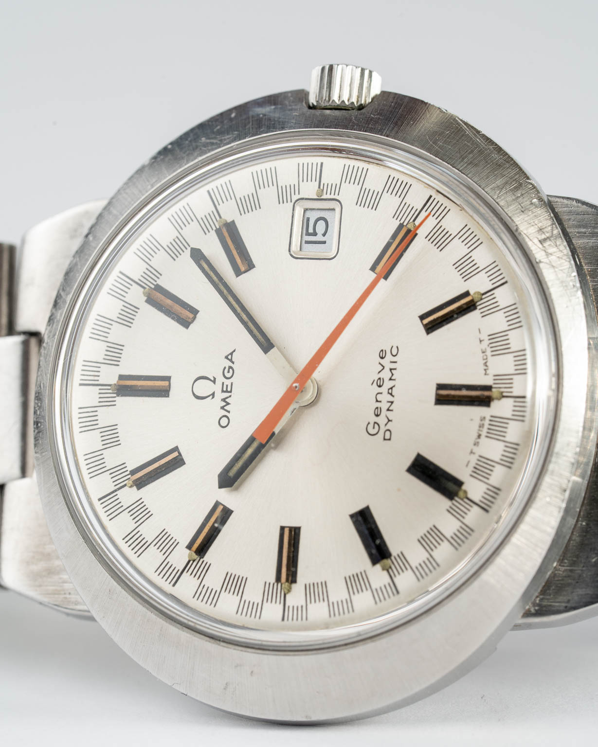 Vintage Omega Genève Dynamic 136.033 Racing dial in Steel from 1970s laying watch