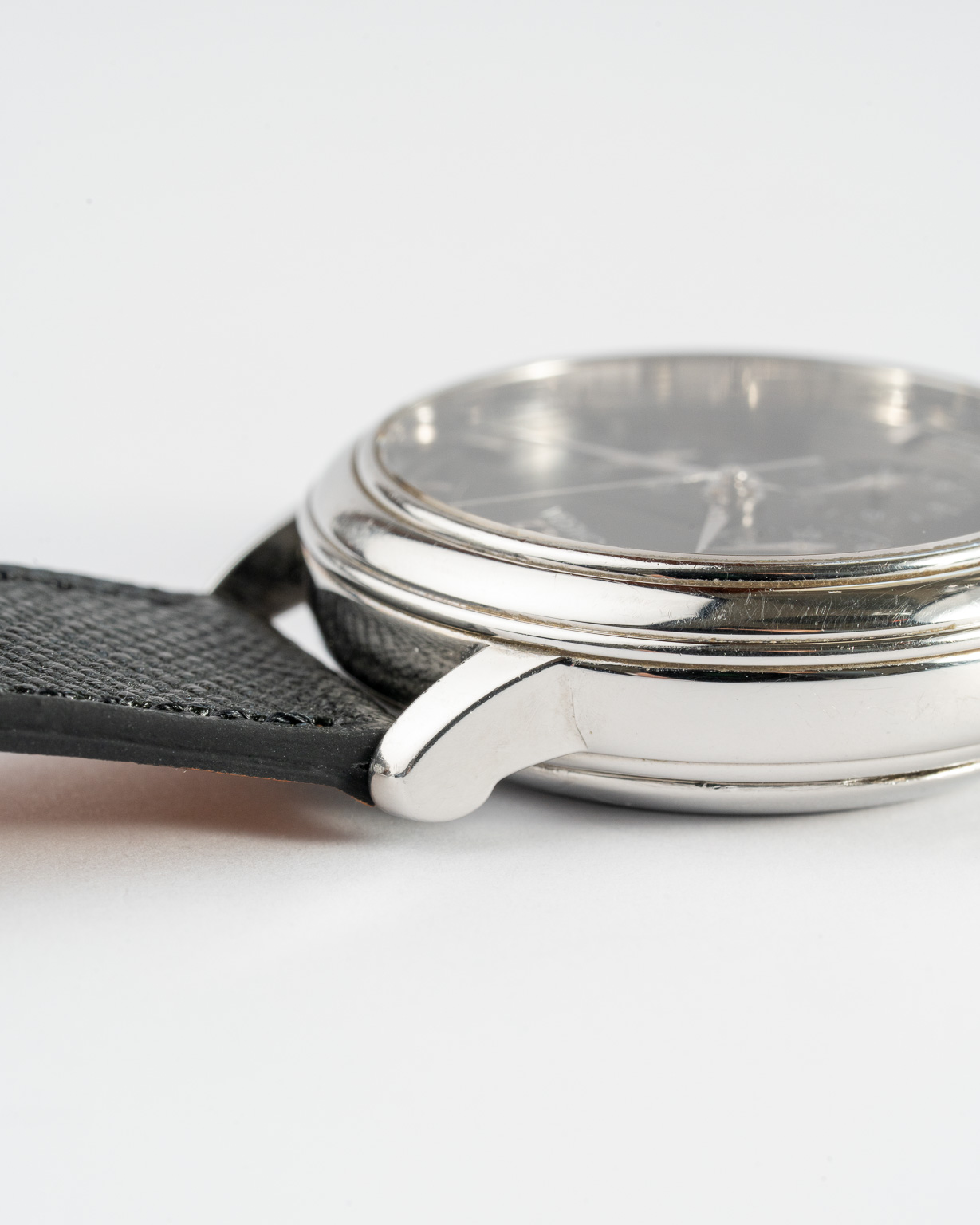 Vintage Omega De Ville Chronograph with black dial in stainless steel Cal 861 reference 4840 from 1995 side