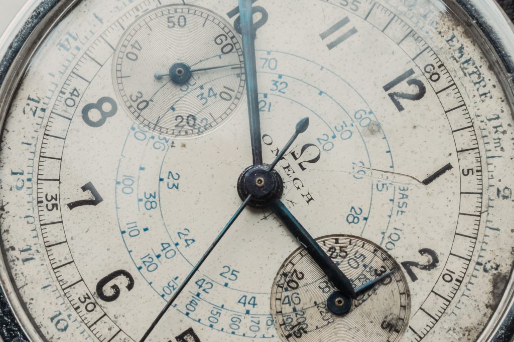 omega ck987 33.3 chronograph dial closeup
