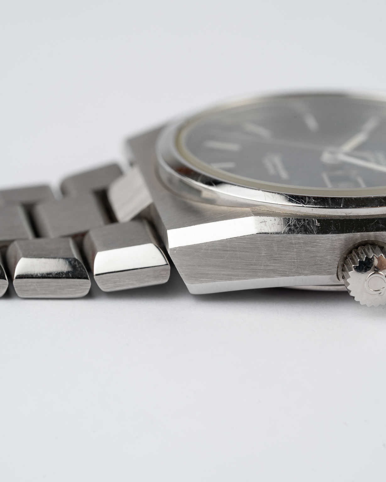 Vintage Omega Seamaster Cosmic Day Date with blue dial NOS 166.0196 from 1970s lug