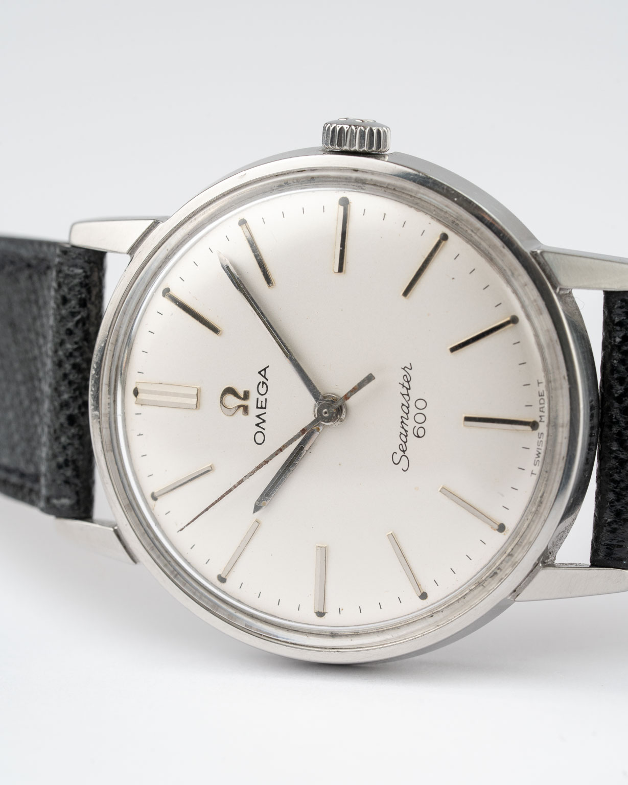 Vintage Omega Seamaster 600 with white dial 136.011 from 1966 laying