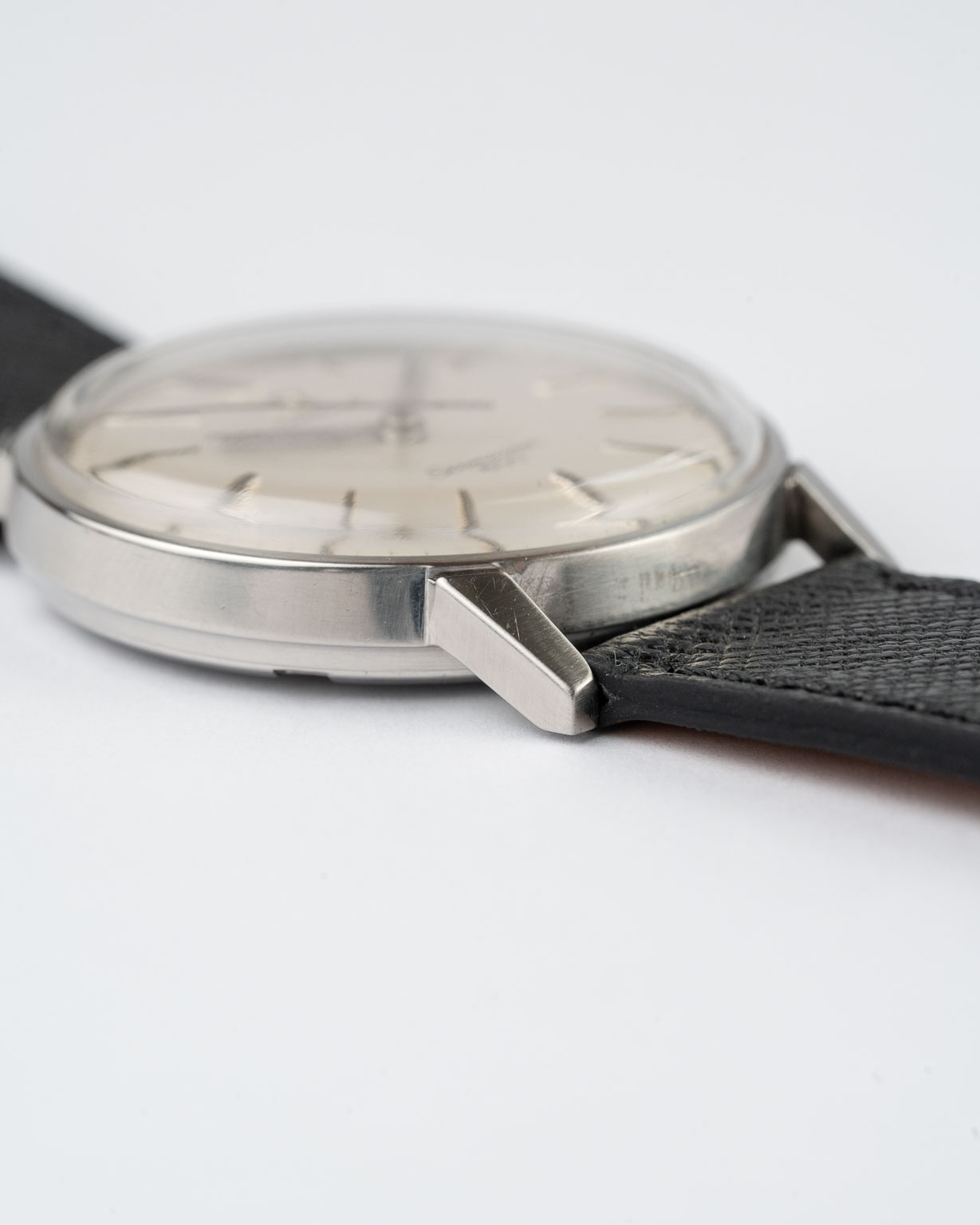 Vintage Omega Seamaster 600 with white dial 136.011 from 1966 lug