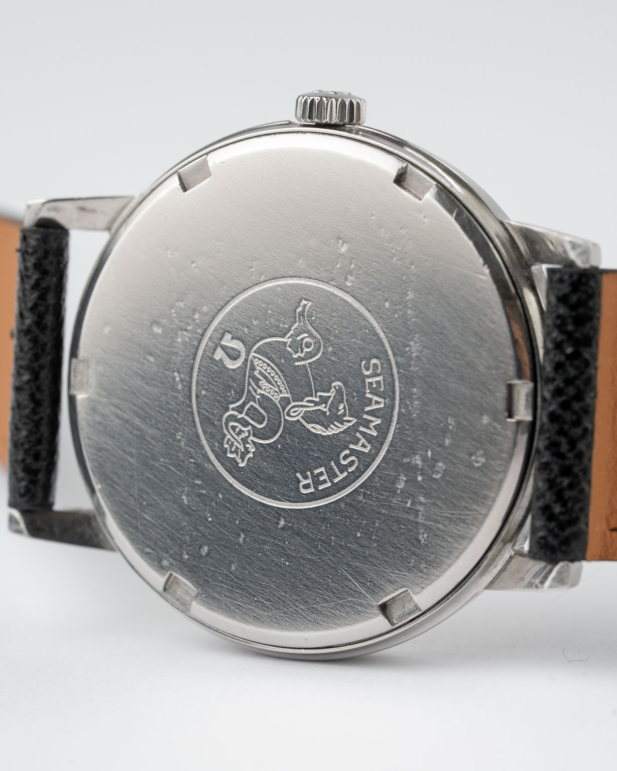 Vintage Omega Seamaster 600 with white dial 136.011 from 1966 caseback