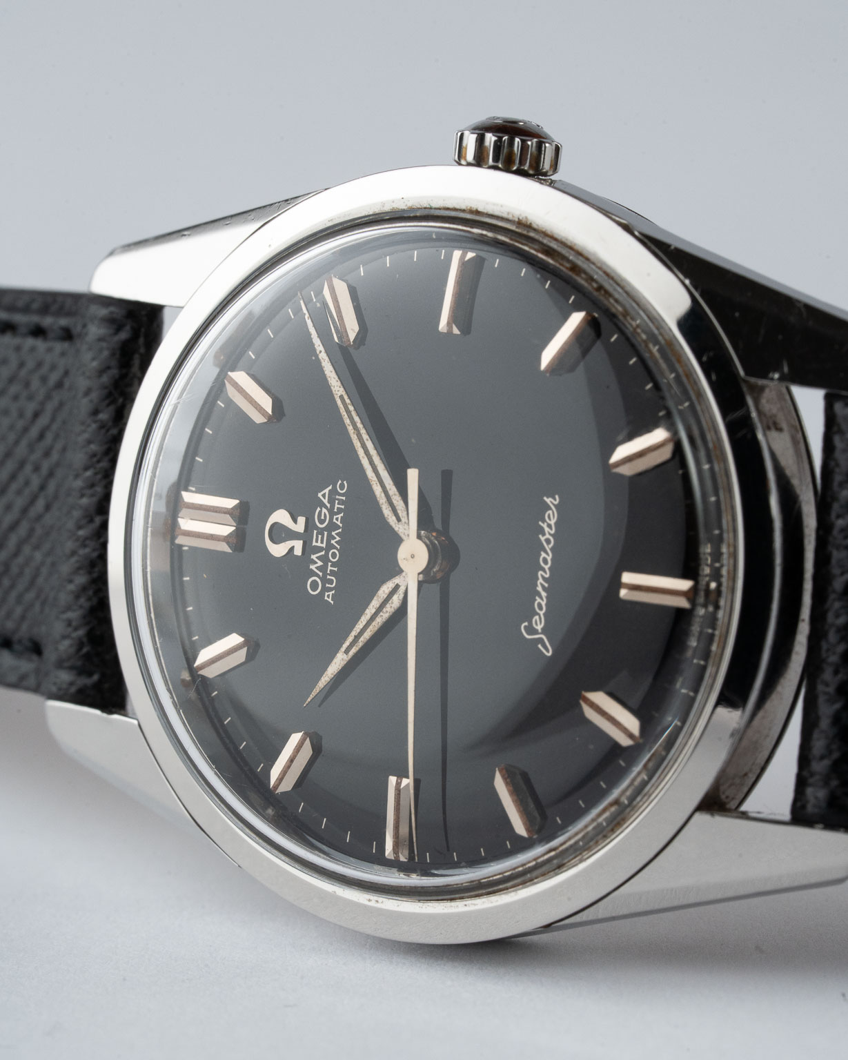 Vintage Omega Seamaster with black gilt dial 14700 from 1959 dial
