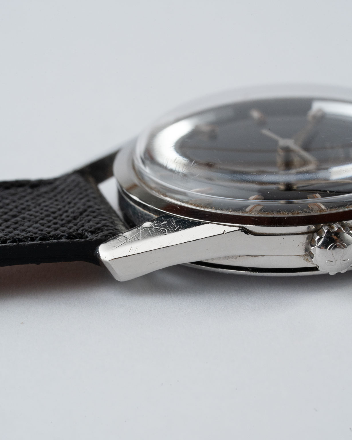 Vintage Omega Seamaster with black gilt dial 14700 from 1959 lug 2