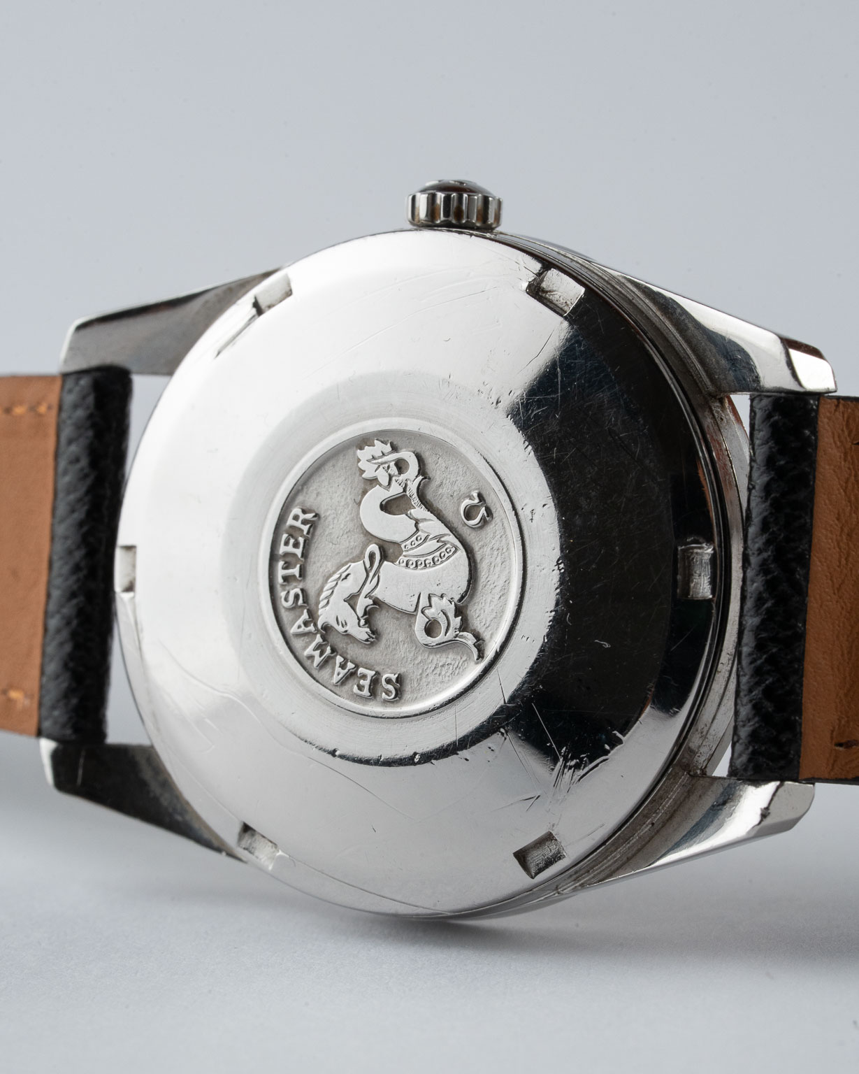 Vintage Omega Seamaster with black gilt dial 14700 from 1959 caseback