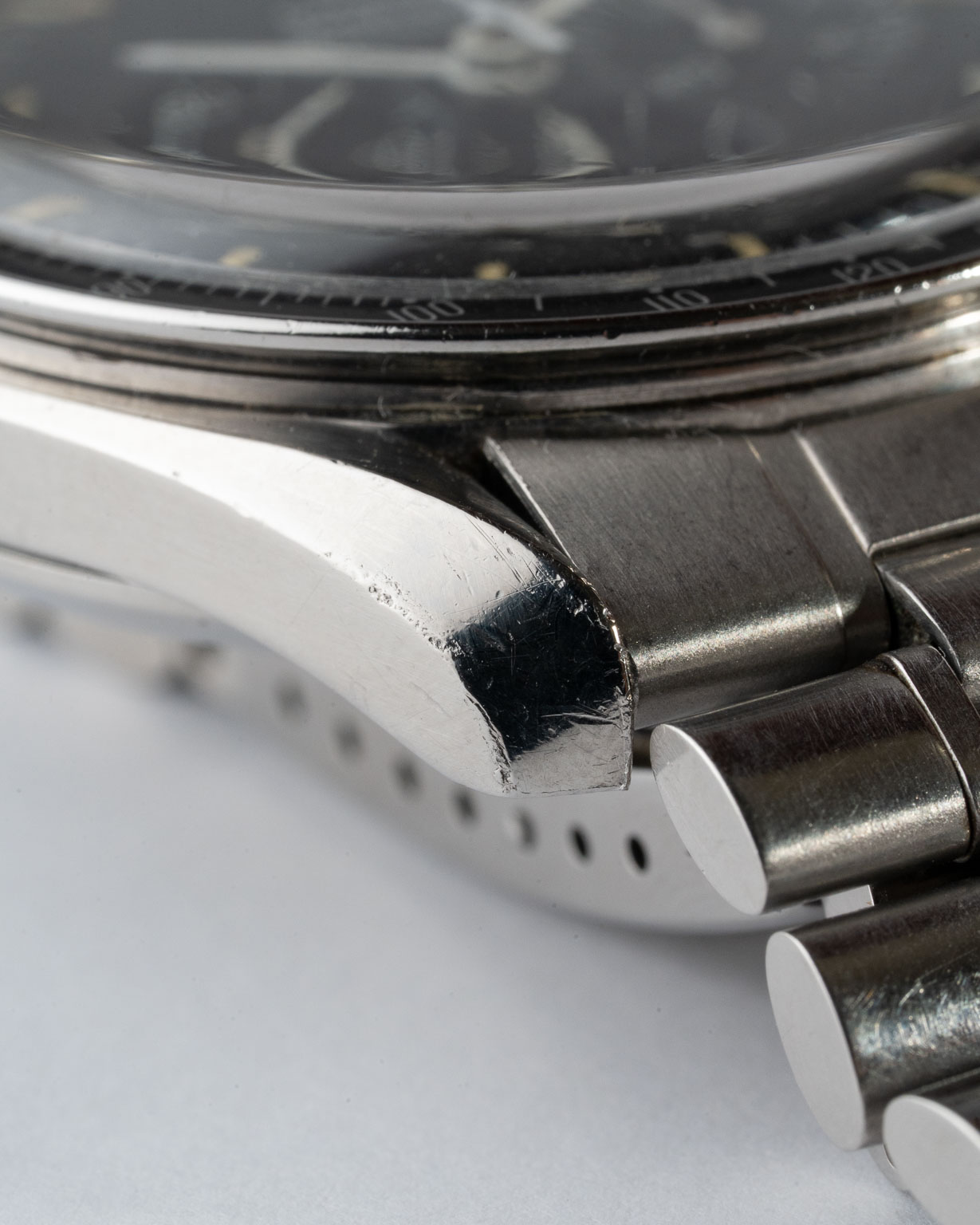 Omega Speedmaster professional with 'Asymmetric T' dial and DON bezel reference 105.012-63 from 1964 lug 2