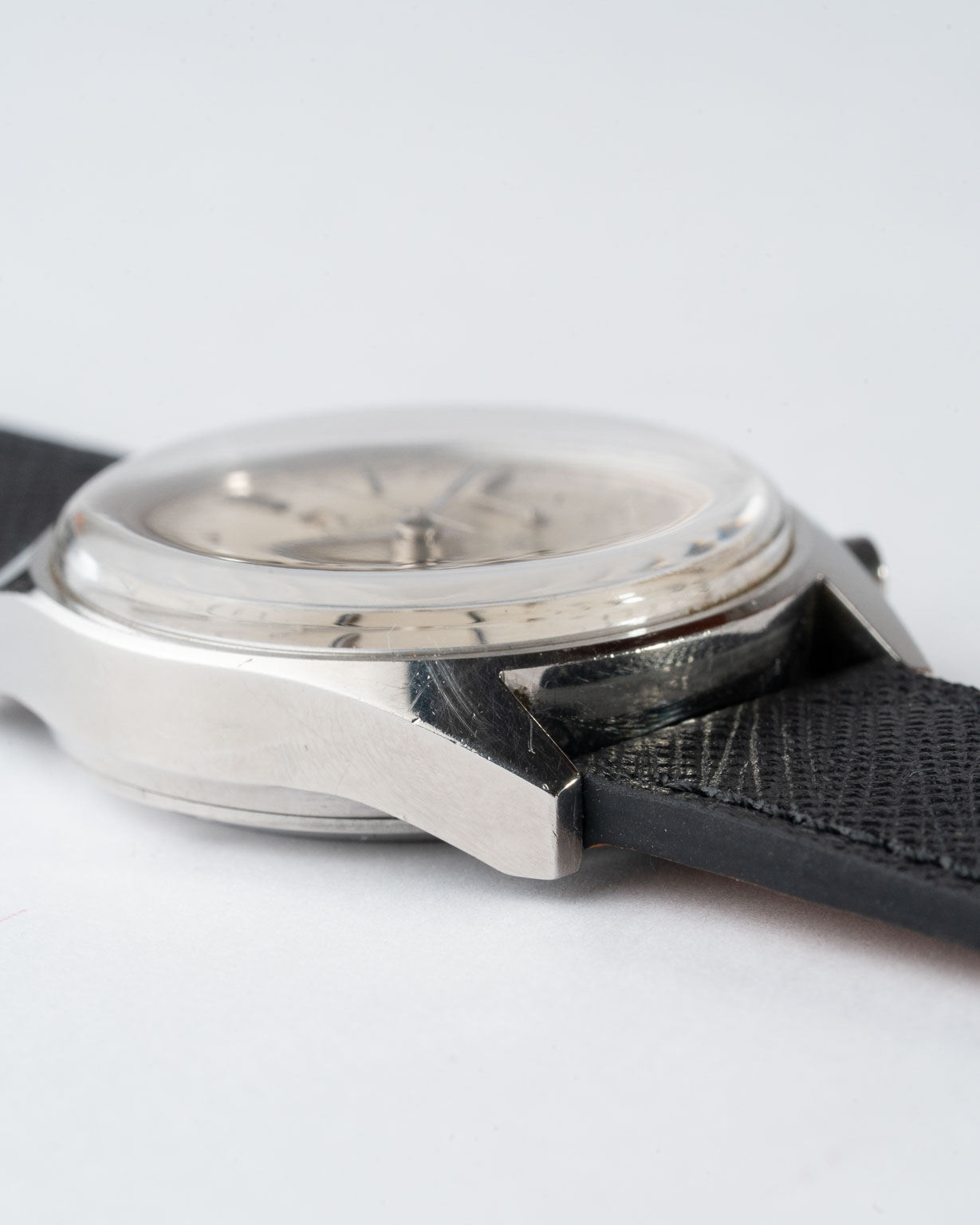 Omega De Ville Cronógrafo con esfera plateada y calibre 861 referencia 145.018 de 1968 lug 2