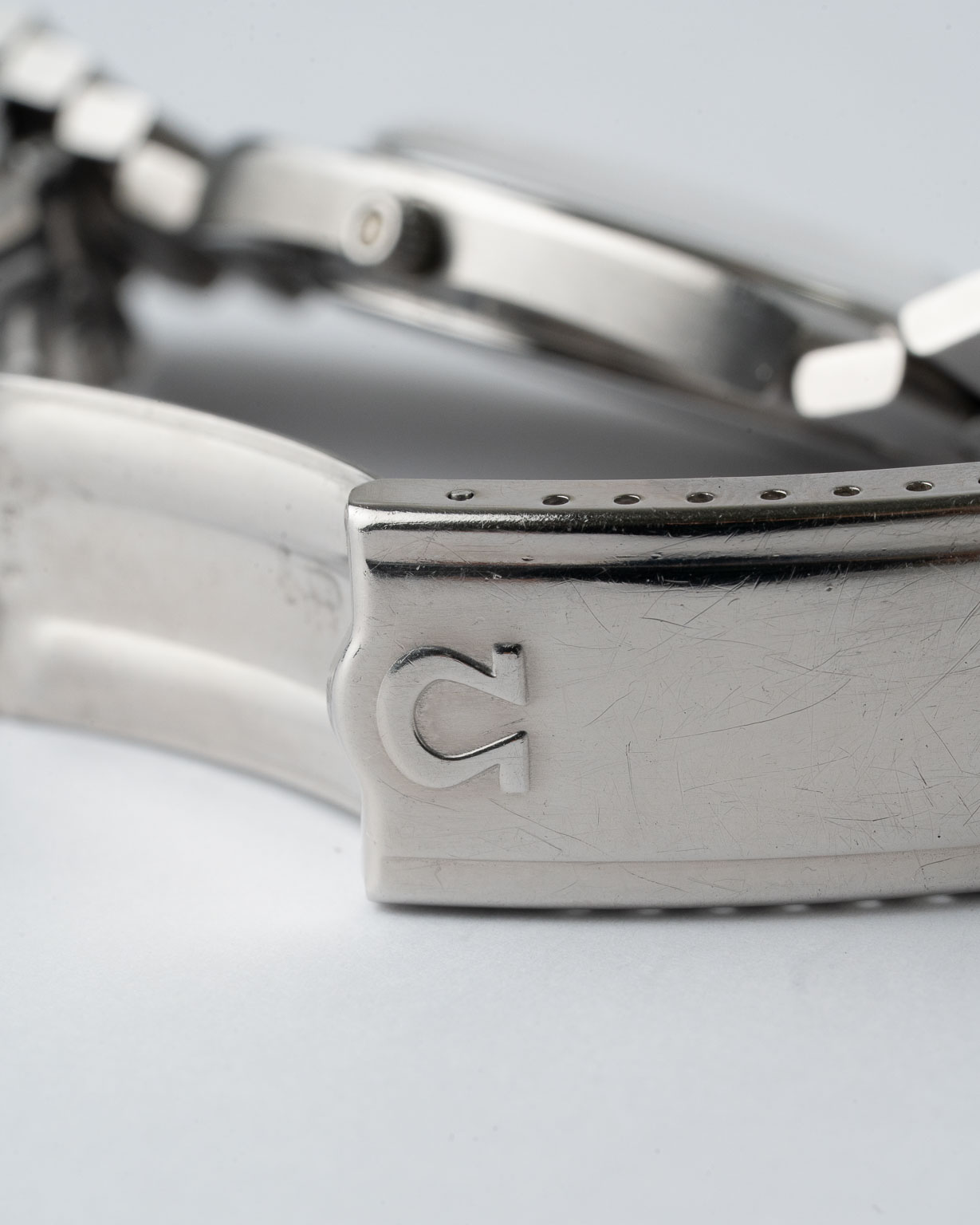 Vintage Omega Seamaster Quartz with brown dial in stainless steel 196.0083/396.0852 from 1977 watch clasp bracelet