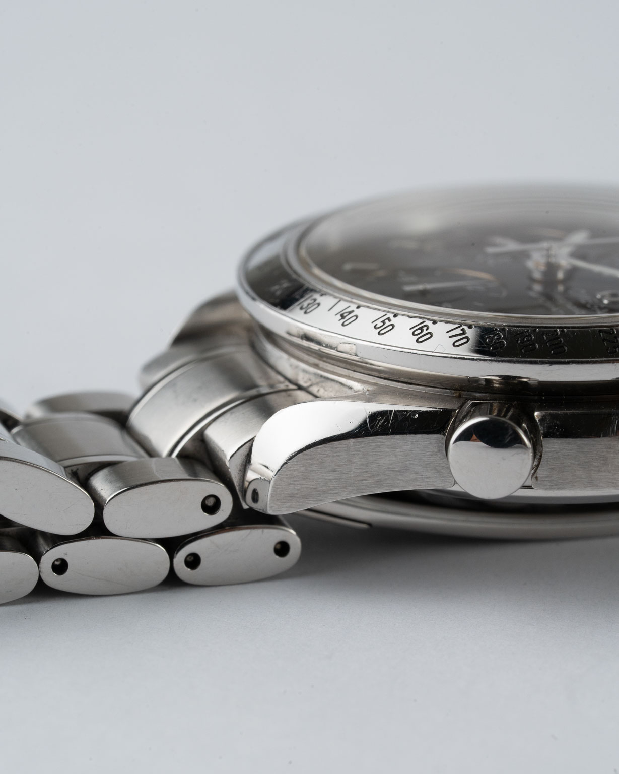 Vintage Omega Speedmaster Reduced Date black dial Full Set reference 3513.50 from 2004 lug 3