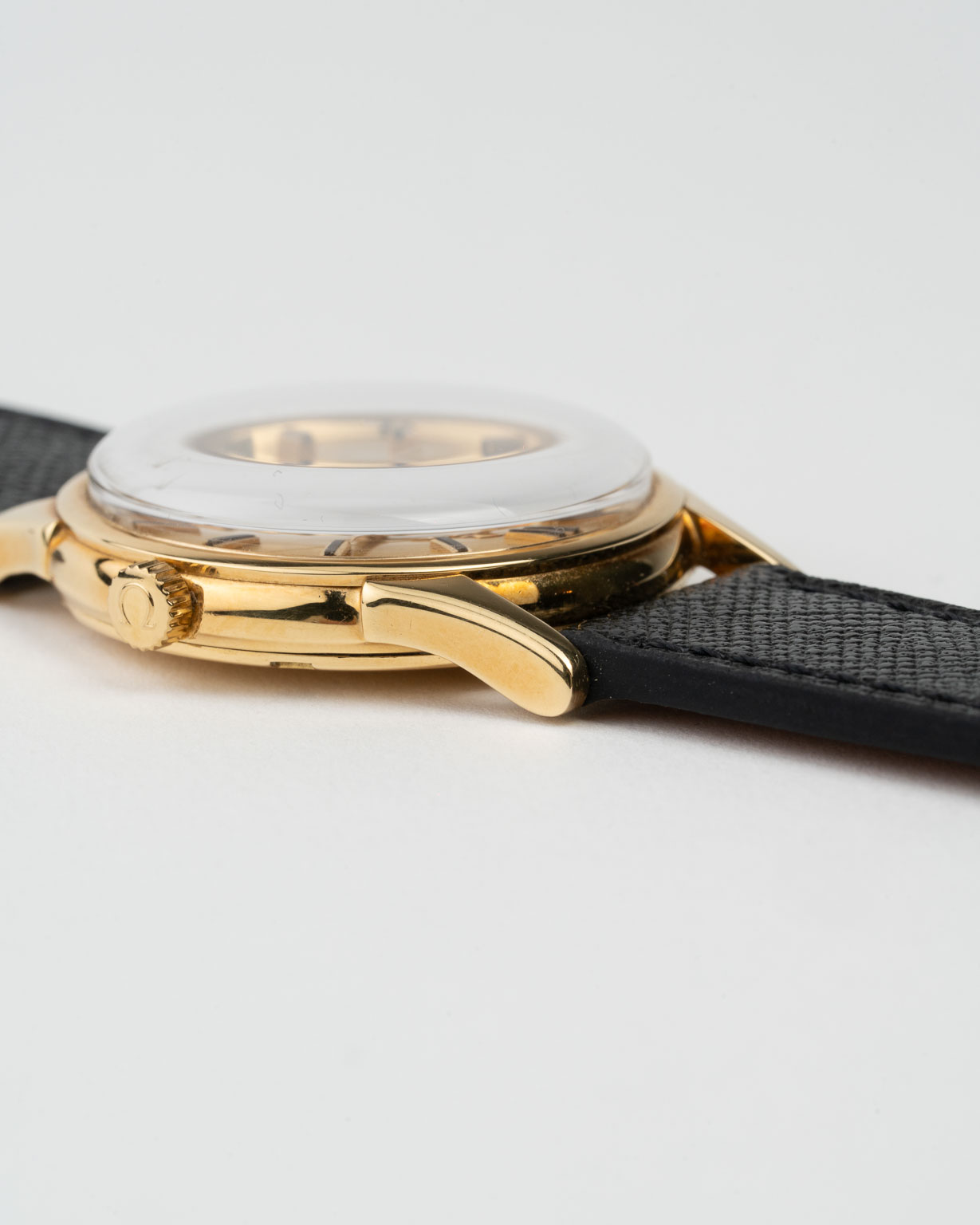 Vintage Omega Constellation Deluxe in 18k Gold reference 14381/2 from 1960 lug 4