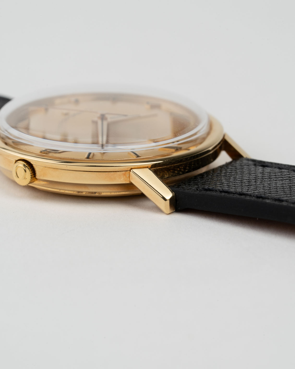 Vintage Omega Constellation Jumbo in 18k Gold reference 168.004/14 from 1966 lug 4