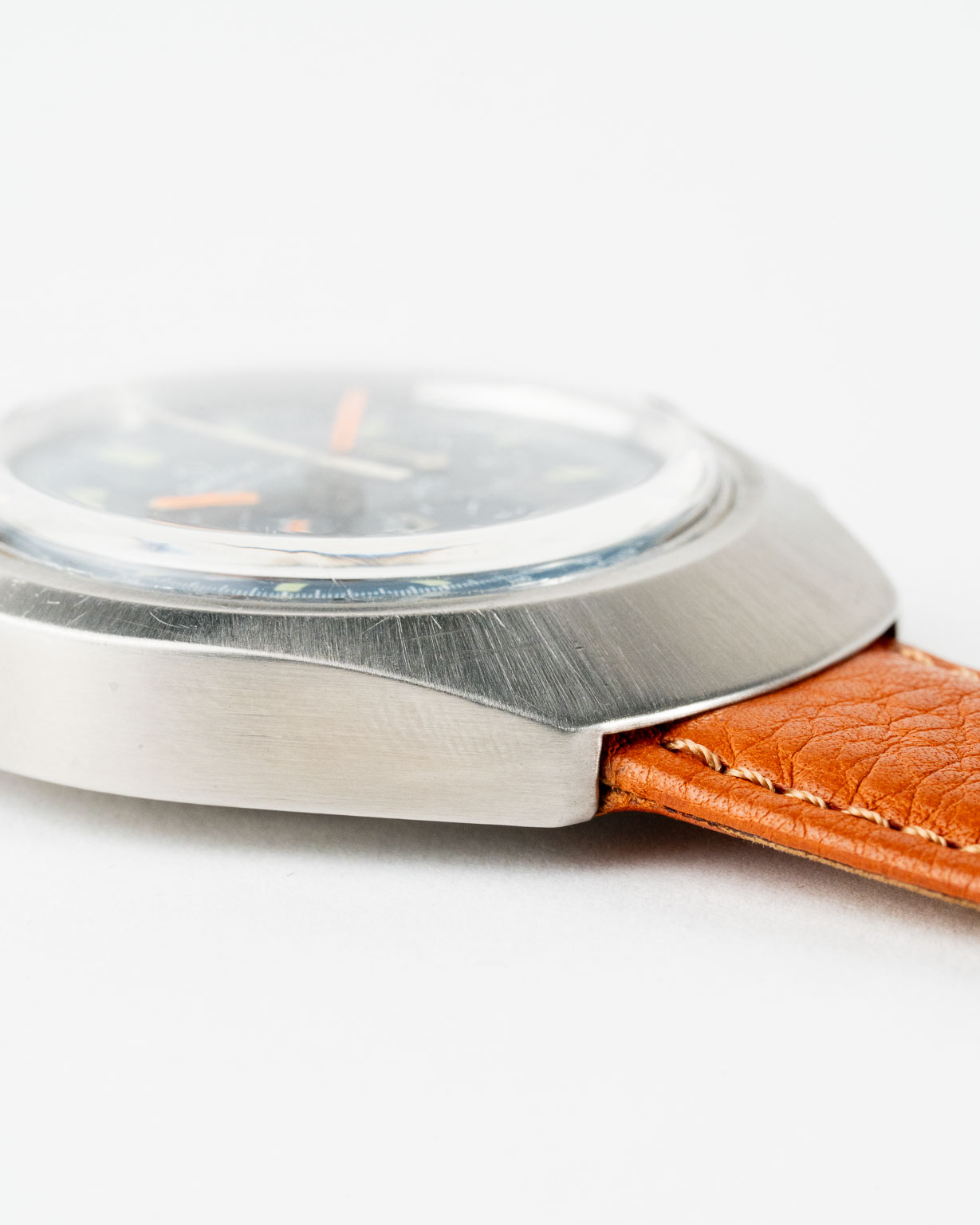 Vintage Omega Seamaster Chronograph 'Flat Jedi' reference 145.024 from 1969 lug 2