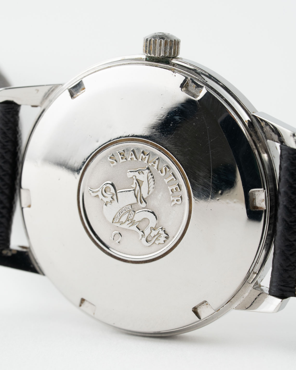 Vintage Omega seamaster 166.002 steel white dial product caseback