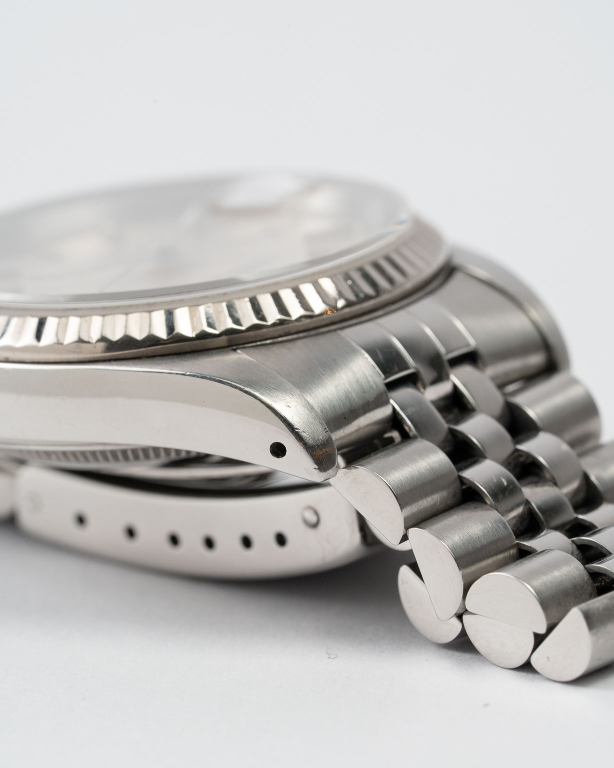 Vintage Rolex Datejust 16234 stainless steel with Jubilee bracelet from 1988 lug 2