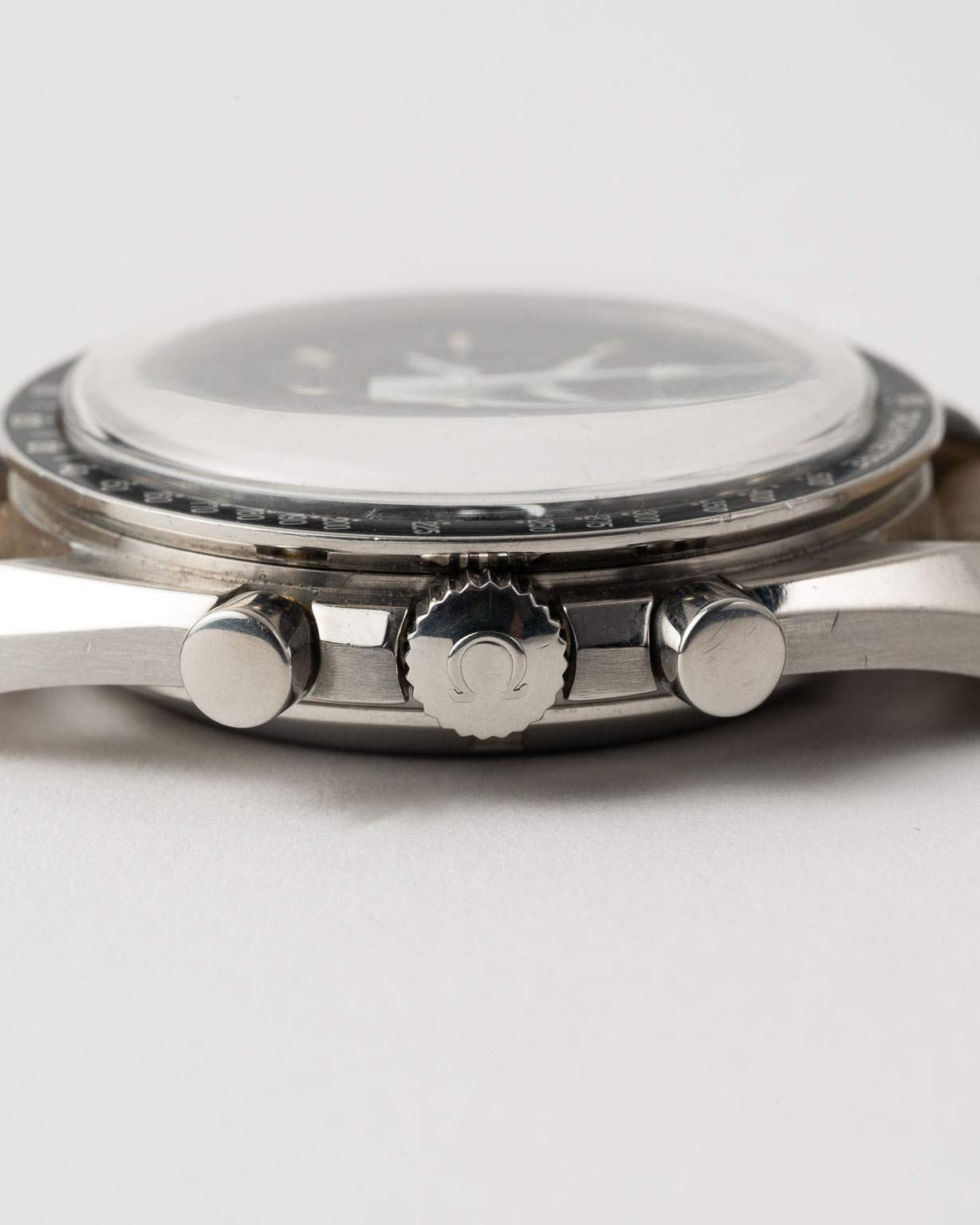 Omega Speedmaster professional Limited Edition Apollo XI "Unnumbered" reference 145.022 from 1989 crown