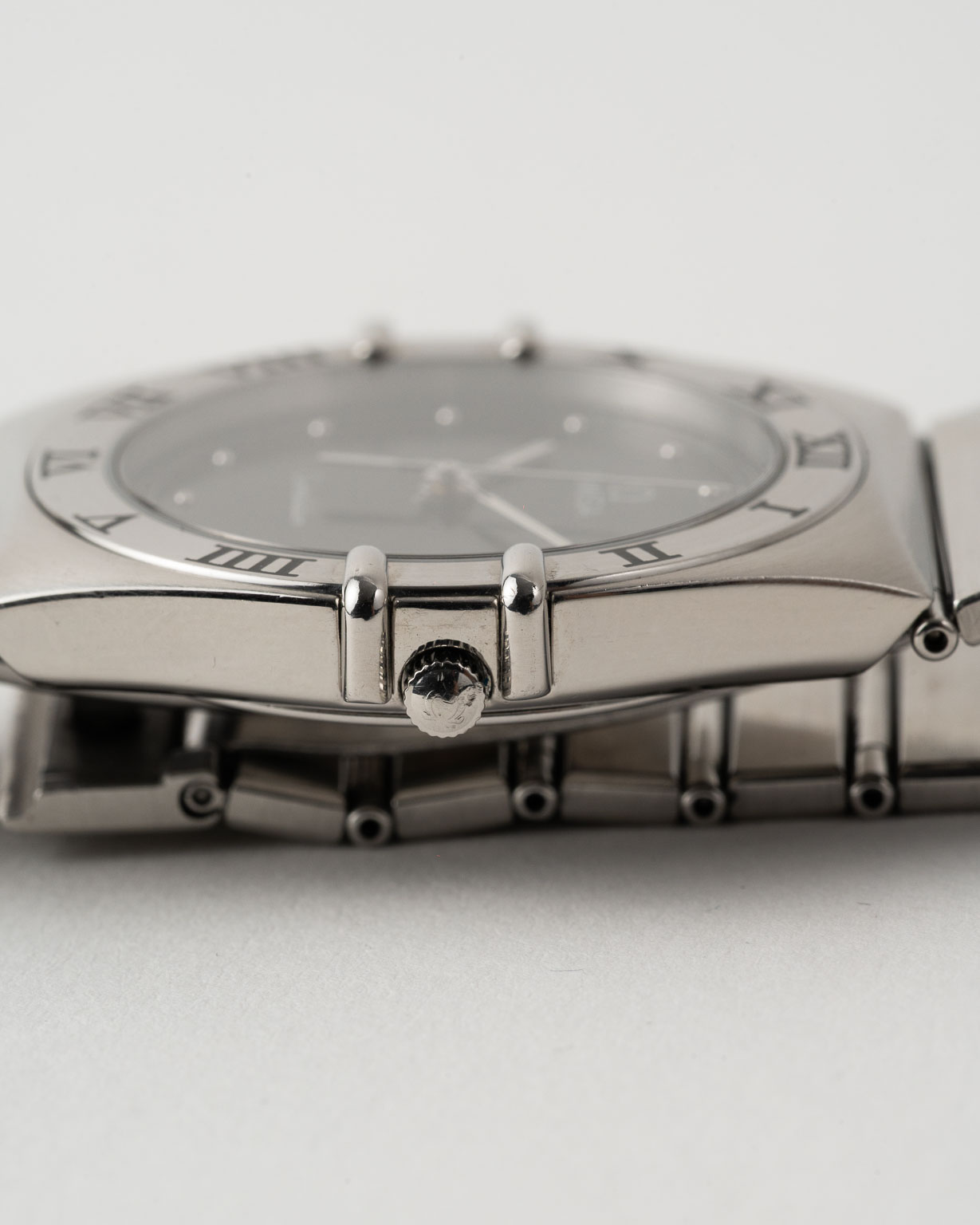 Vintage Omega Constellation Steel quartz with Black dial reference 396.1080 from 1991 crown