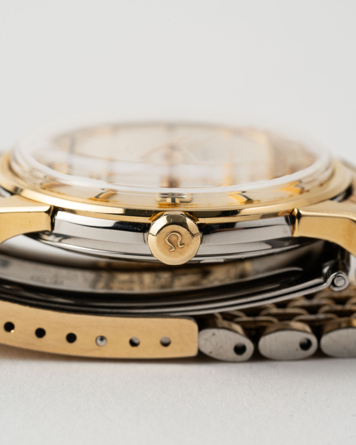 Vintage Omega Constellation Pie Pan BOR bracelet reference 168.005 from 1967 crown