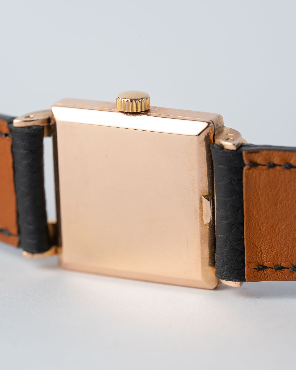 Patek Philippe 1566 Zalmkleurige wijzerplaat 18k roségoud 'Pink on Pink' uit 1948 achterkant