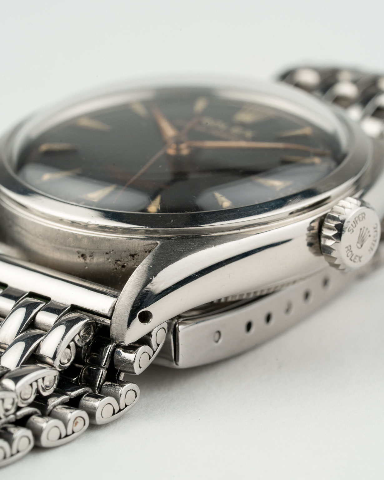 Rolex 6084 Semi Bubbleback, zwarte vergulde wijzerplaat uit 1952