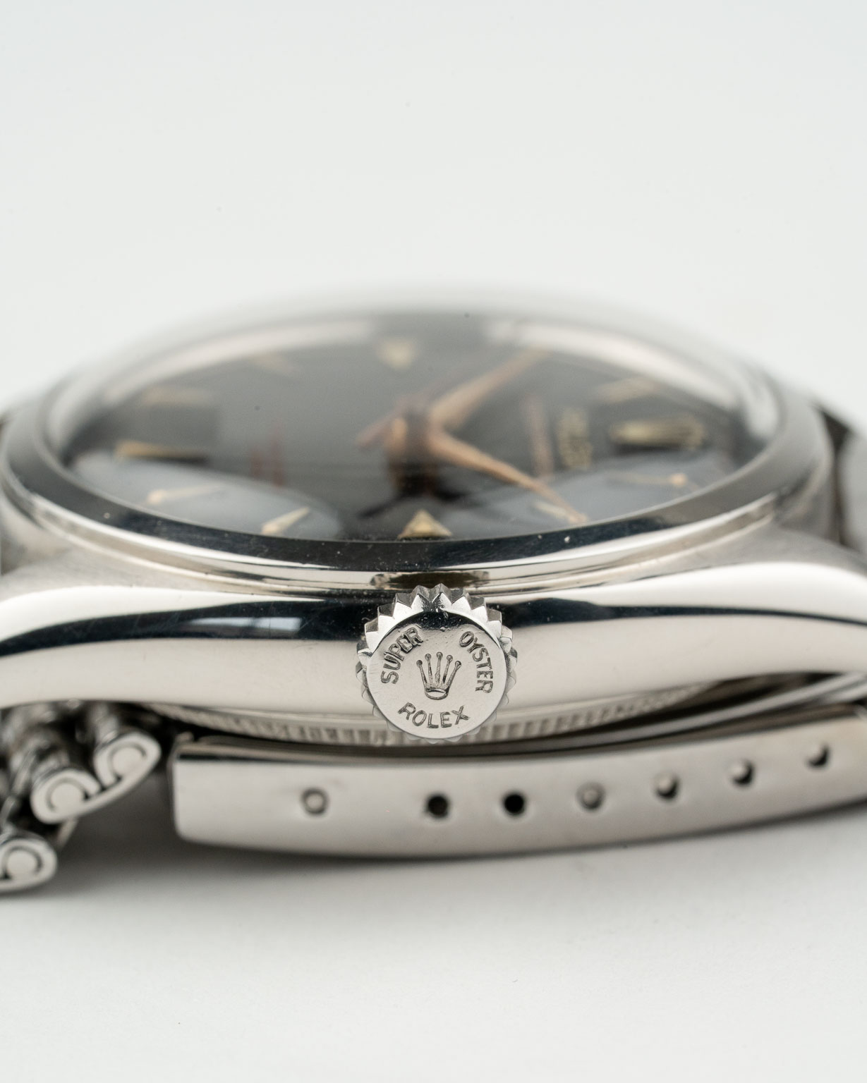 Rolex 6084 Semi Bubbleback, zwarte vergulde wijzerplaat uit 1952