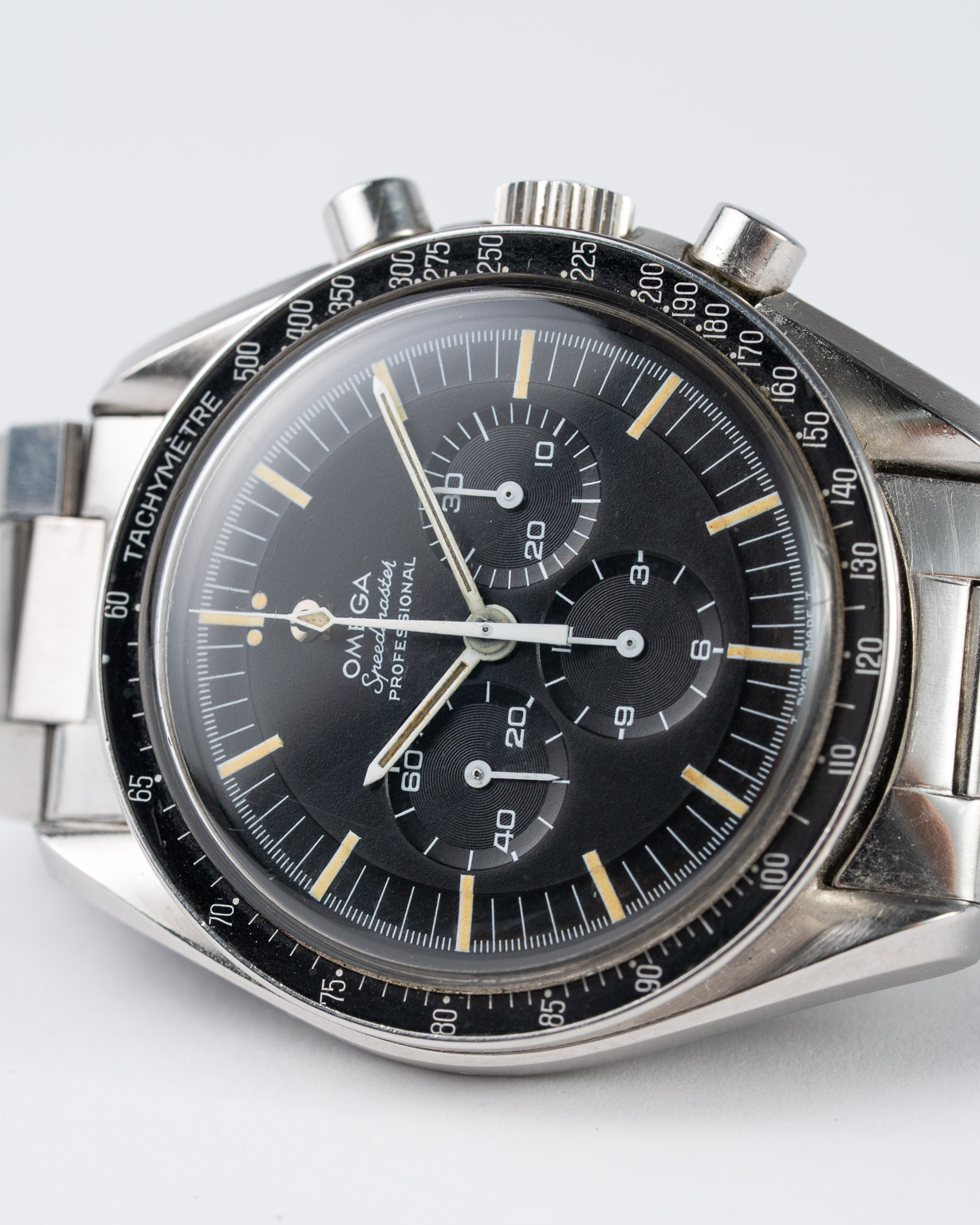Omega Speedmaster 145.022-68 with flat link bracelet from 1969 full view dial