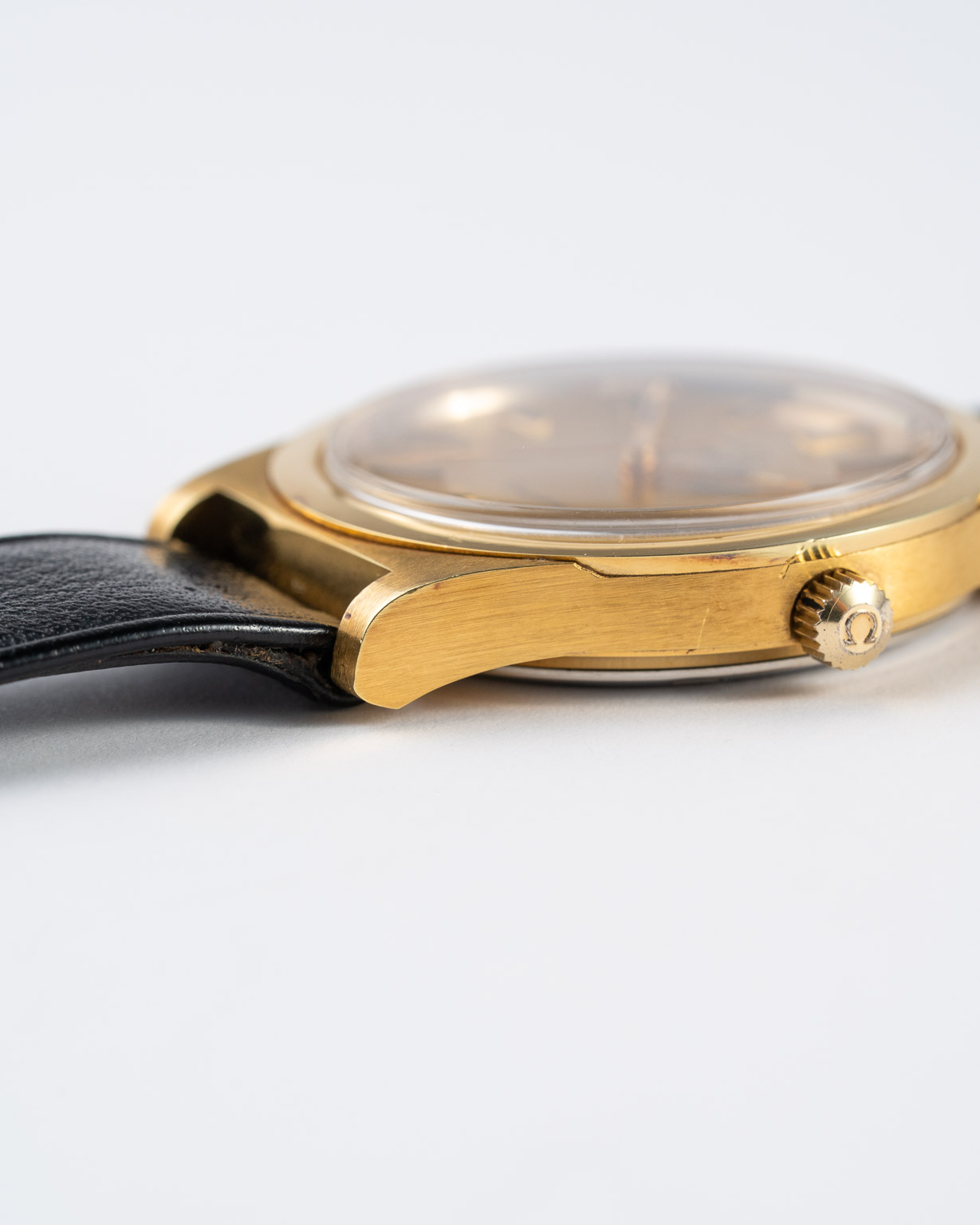 Omega Genève 136.0102 gold plated, full set from 1975 crown side bottom lug
