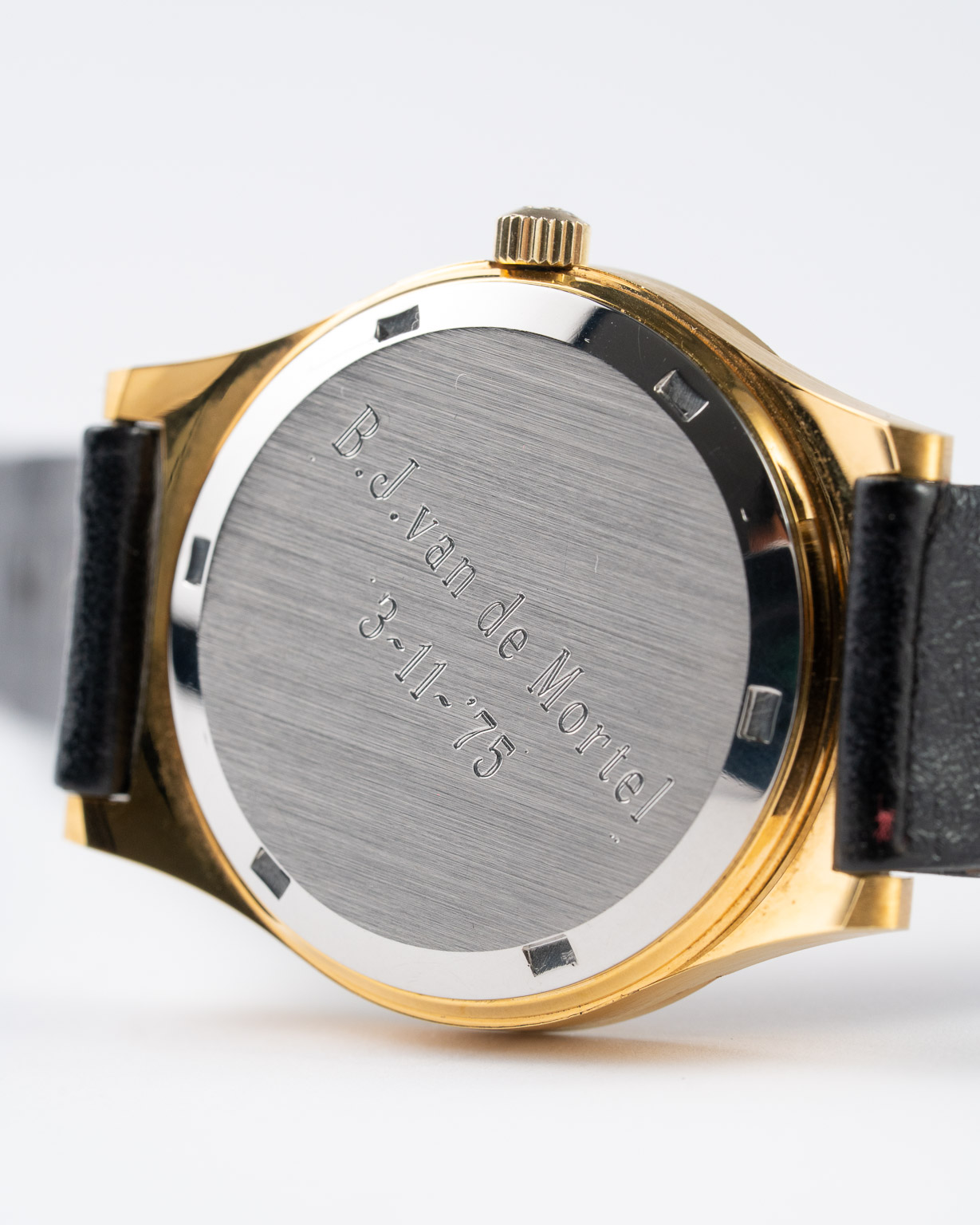 Omega Genève 136.0102 gold plated, full set from 1975 caseback with engraving