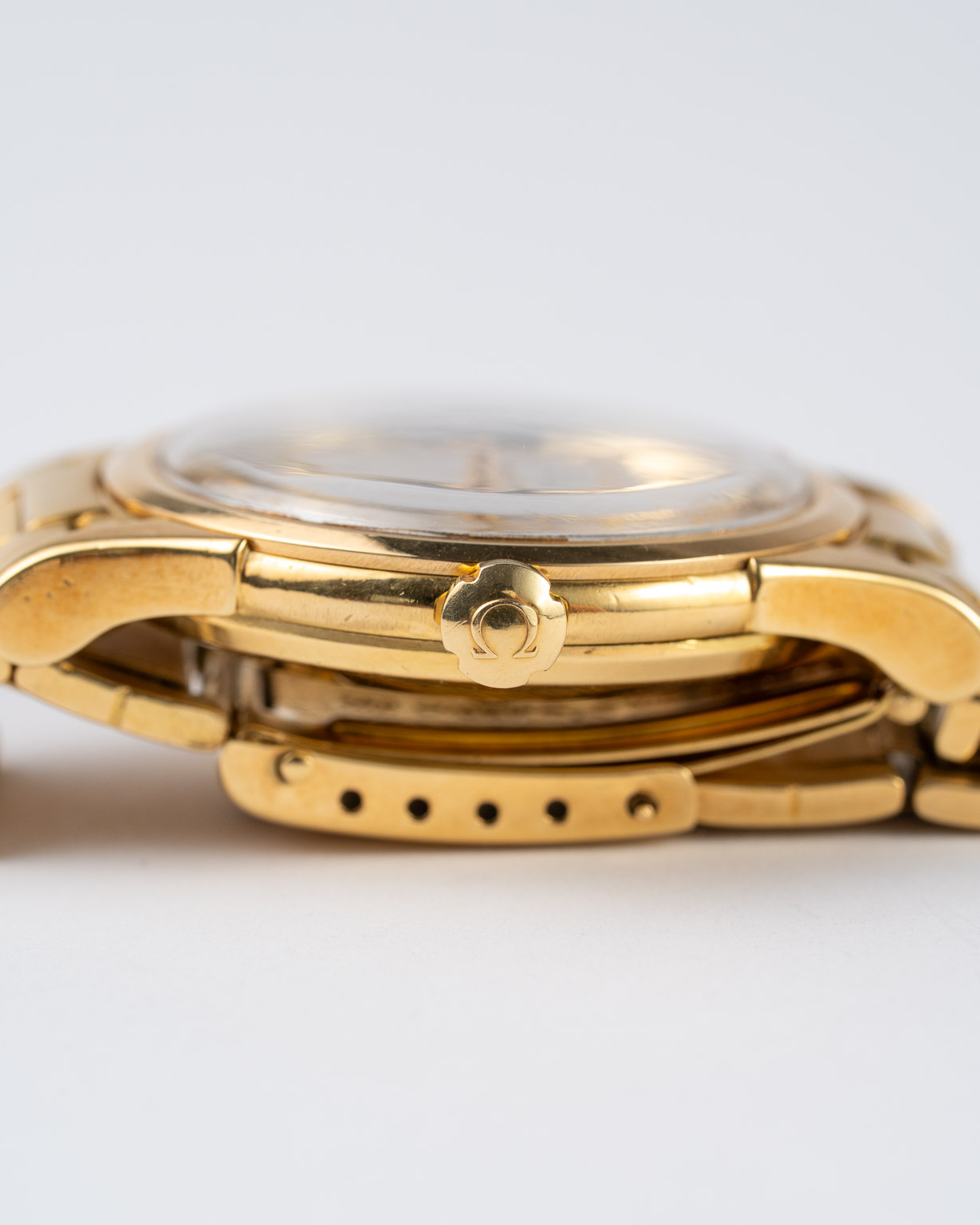 Omega Constellation 2852 18K gold, on gold flatlink, full set from 1959 crown side