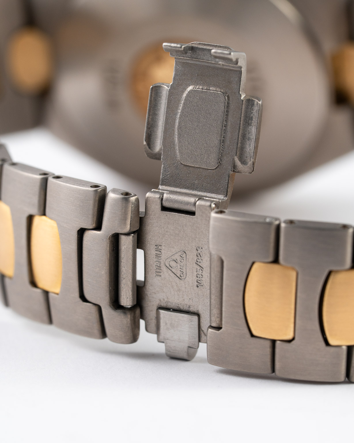 Omega Seamaster Titane Chronograph Automatic 41.5mm with papers from 1993 clasp detail