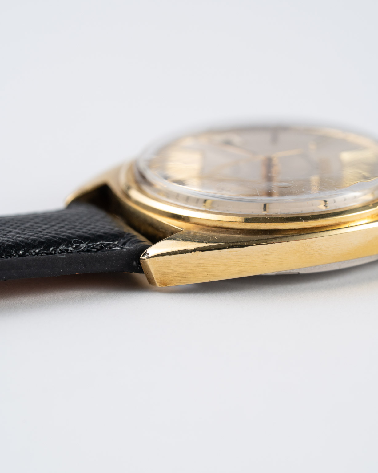 Omega Constellation 168.017 gold plated from approximately 1969 non crown side lug