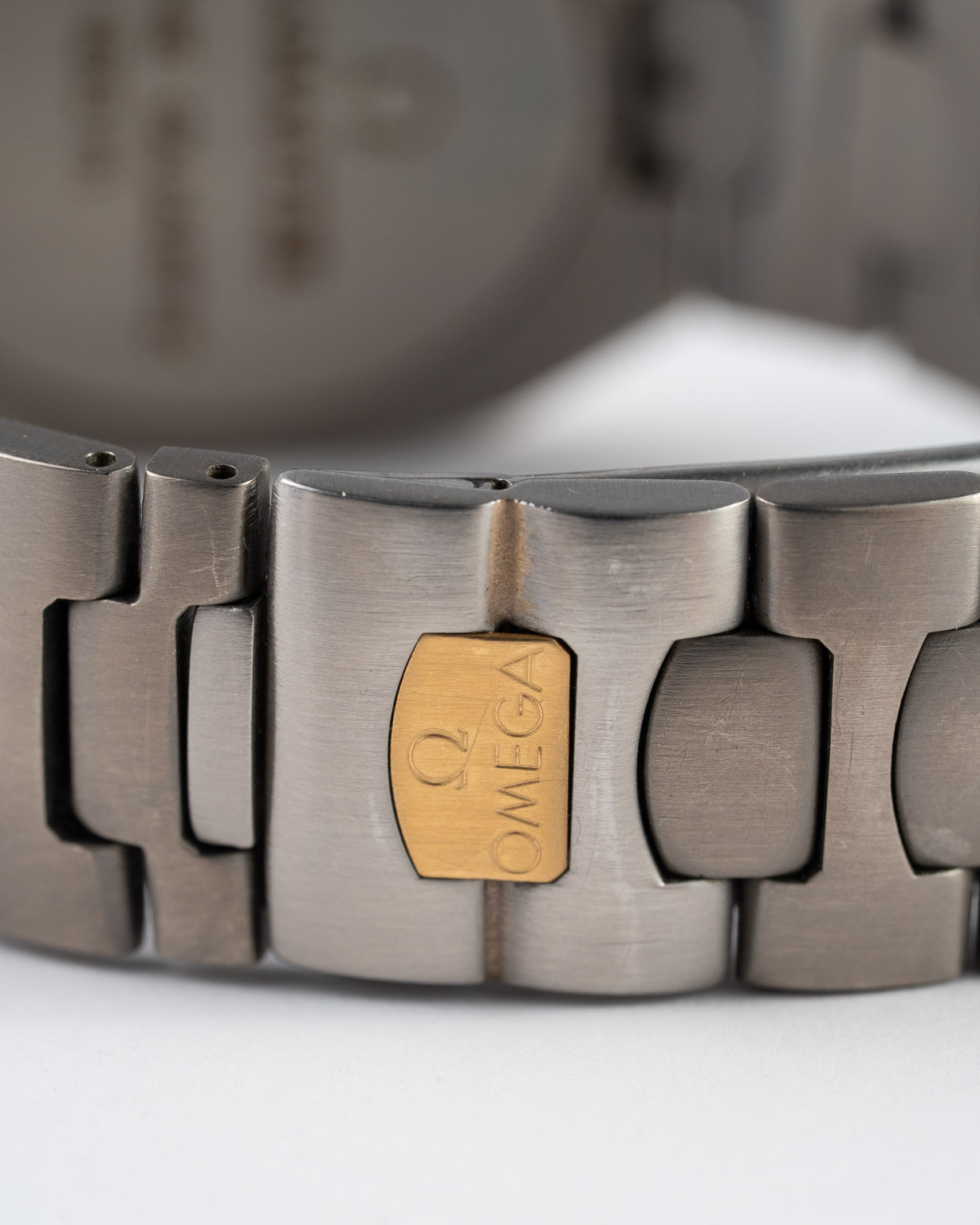 Omega Seamaster Polaris Titanium Quartz 396.1021 full set from 1987 logo detail