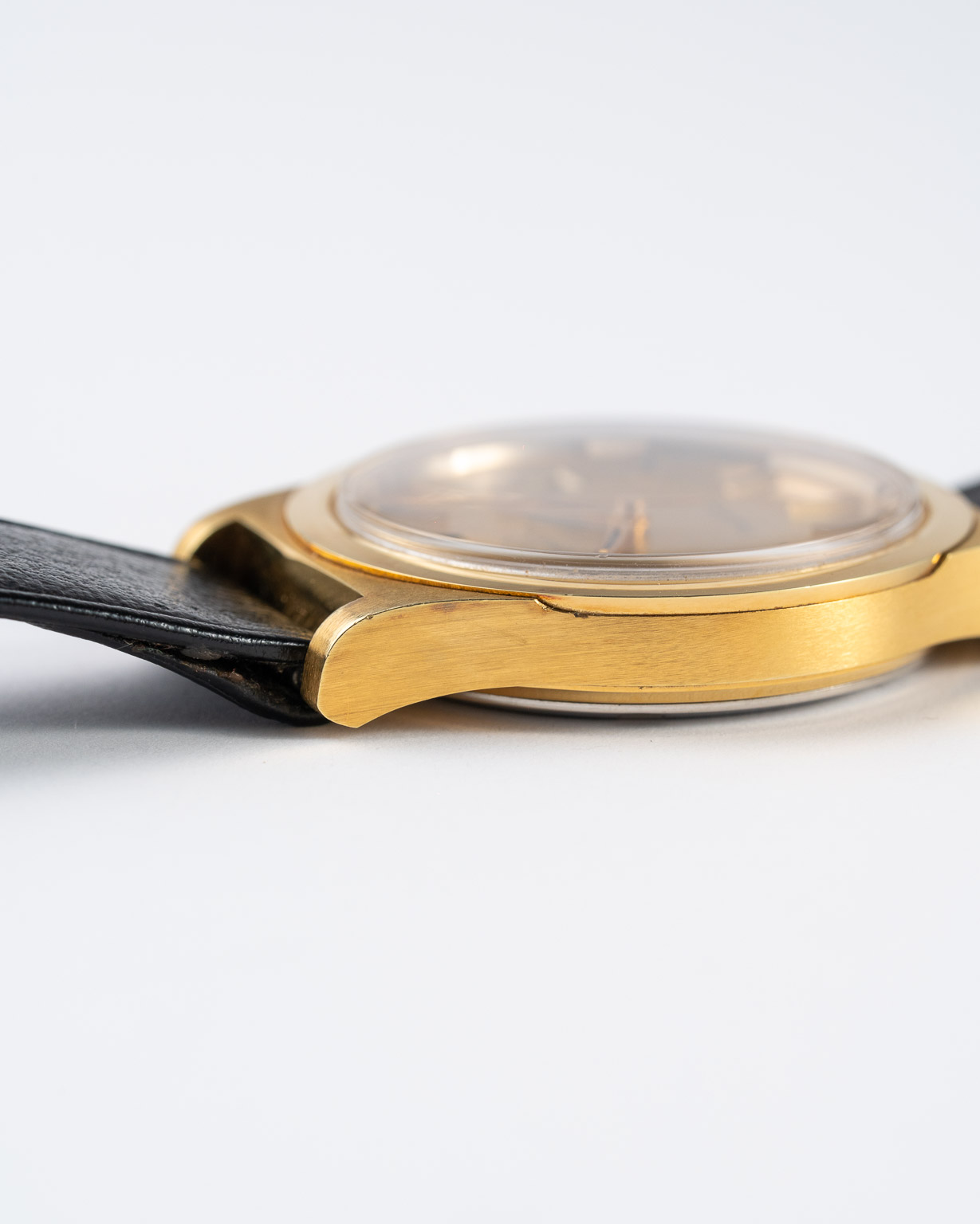 Omega Genève 136.0102 gold plated, full set from 1975 non crown side bottom lug