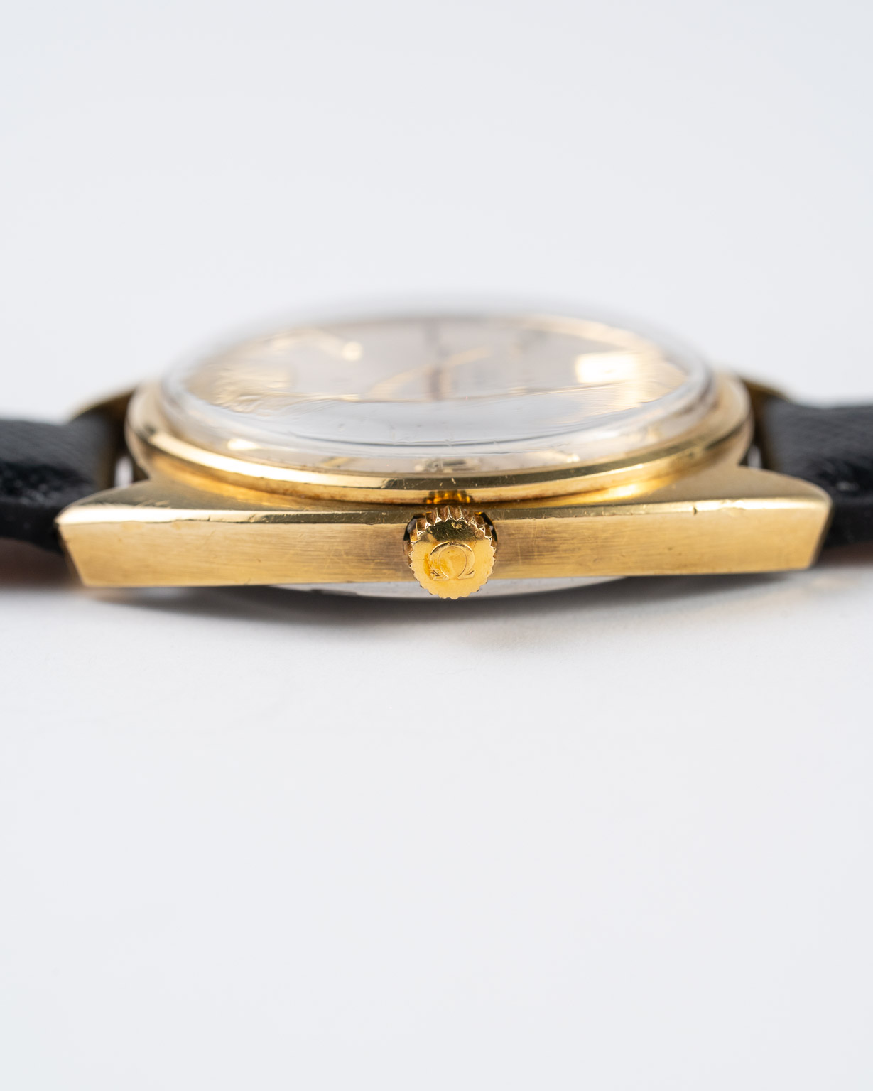 Omega Constellation 168.017 gold plated from approximately 1969 crown side