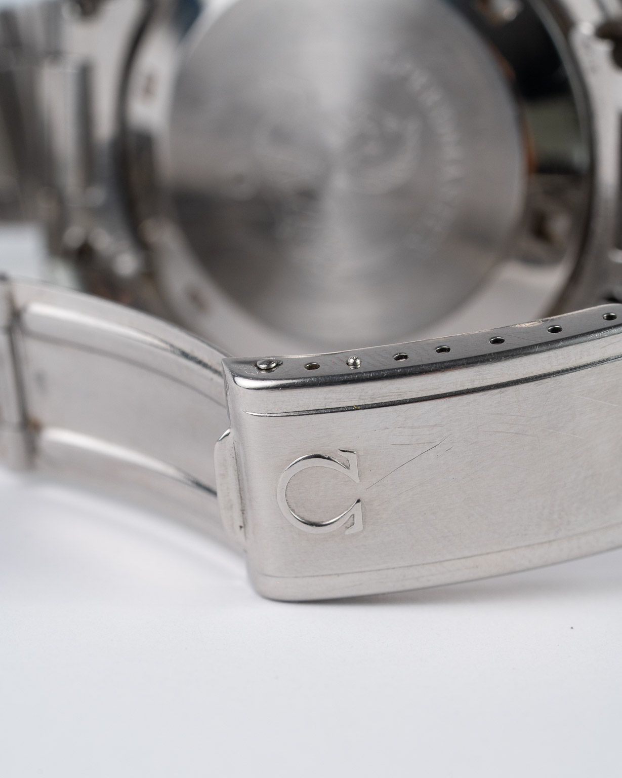 Omega Speedmaster 145.022-68 with flat link bracelet from 1969 clasp detail