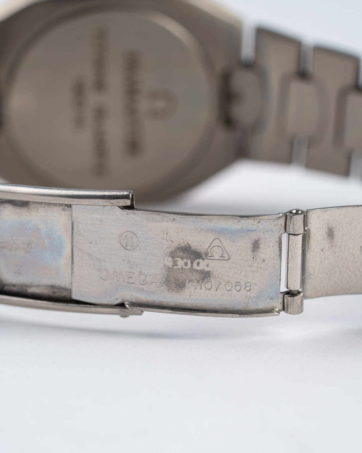 Omega Seamaster Polaris Titanium Quartz 396.1021 full set from 1987 clasp detail